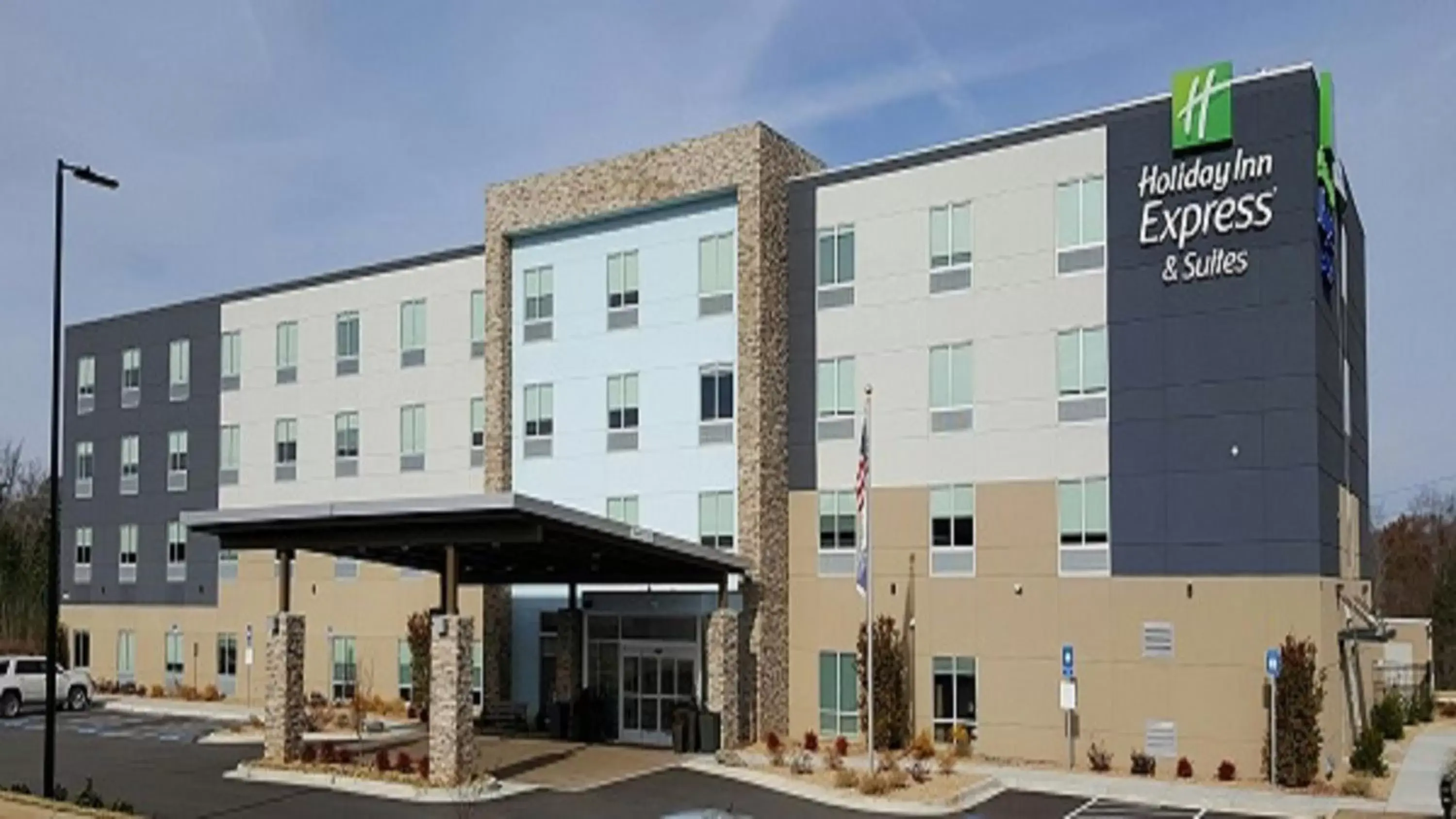 Property building in Holiday Inn Express & Suites Macon North by IHG Property building in Holiday Inn Express & Suites Macon North by IHG