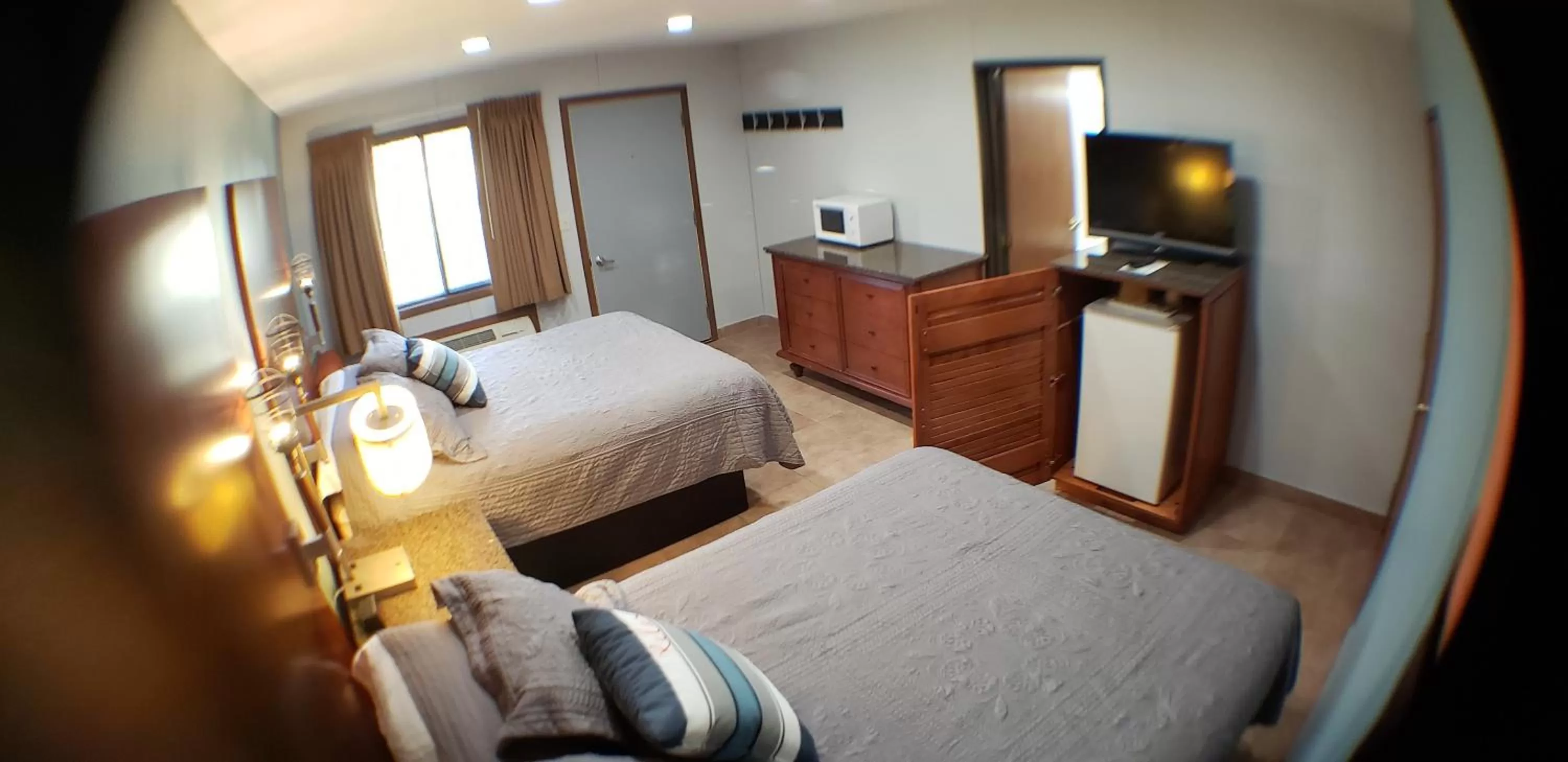 Photo of the whole room, Bed in Lewis & Clark Resort