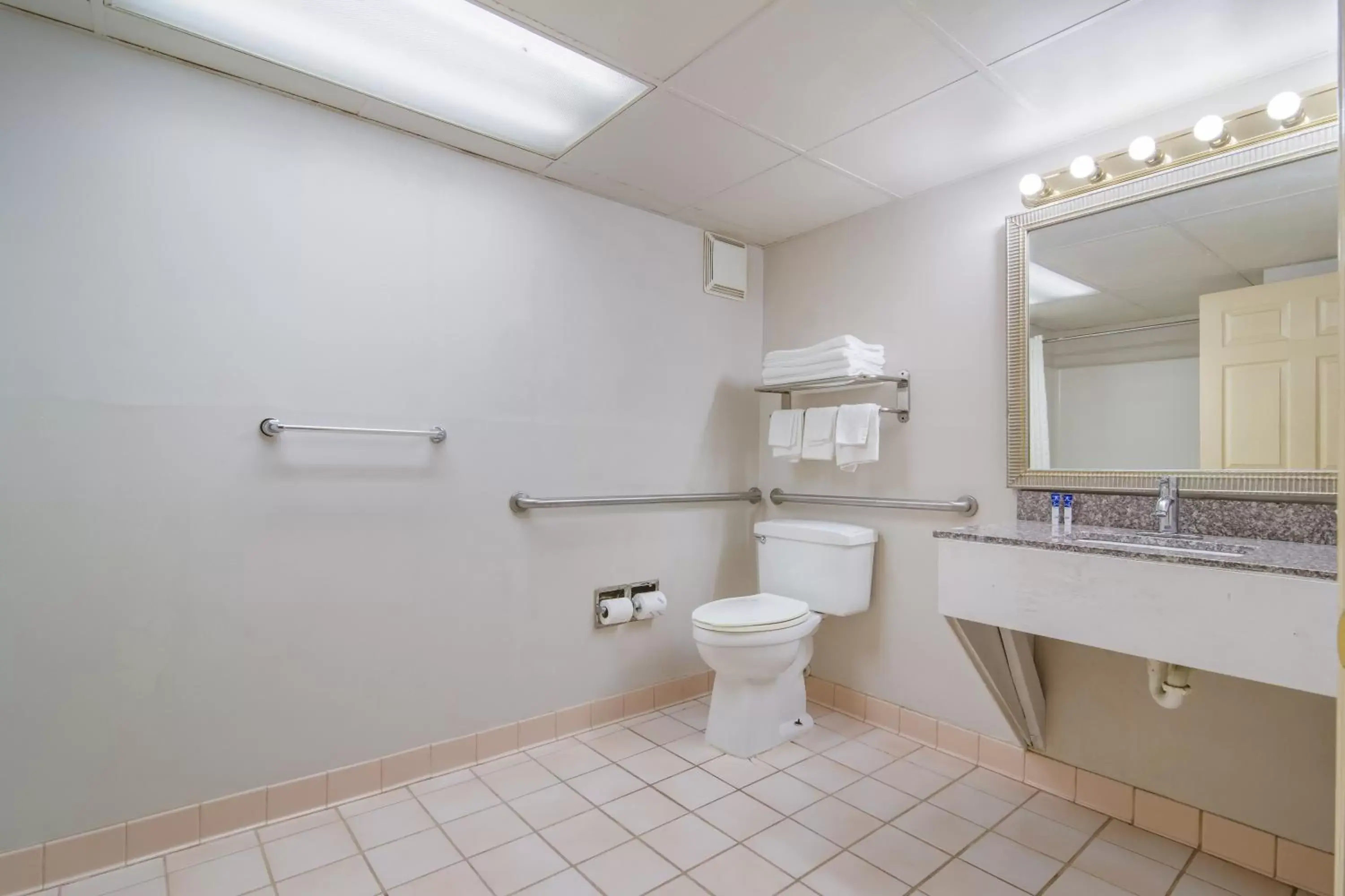 Bathroom in Americas Best Value Inn Wadesboro