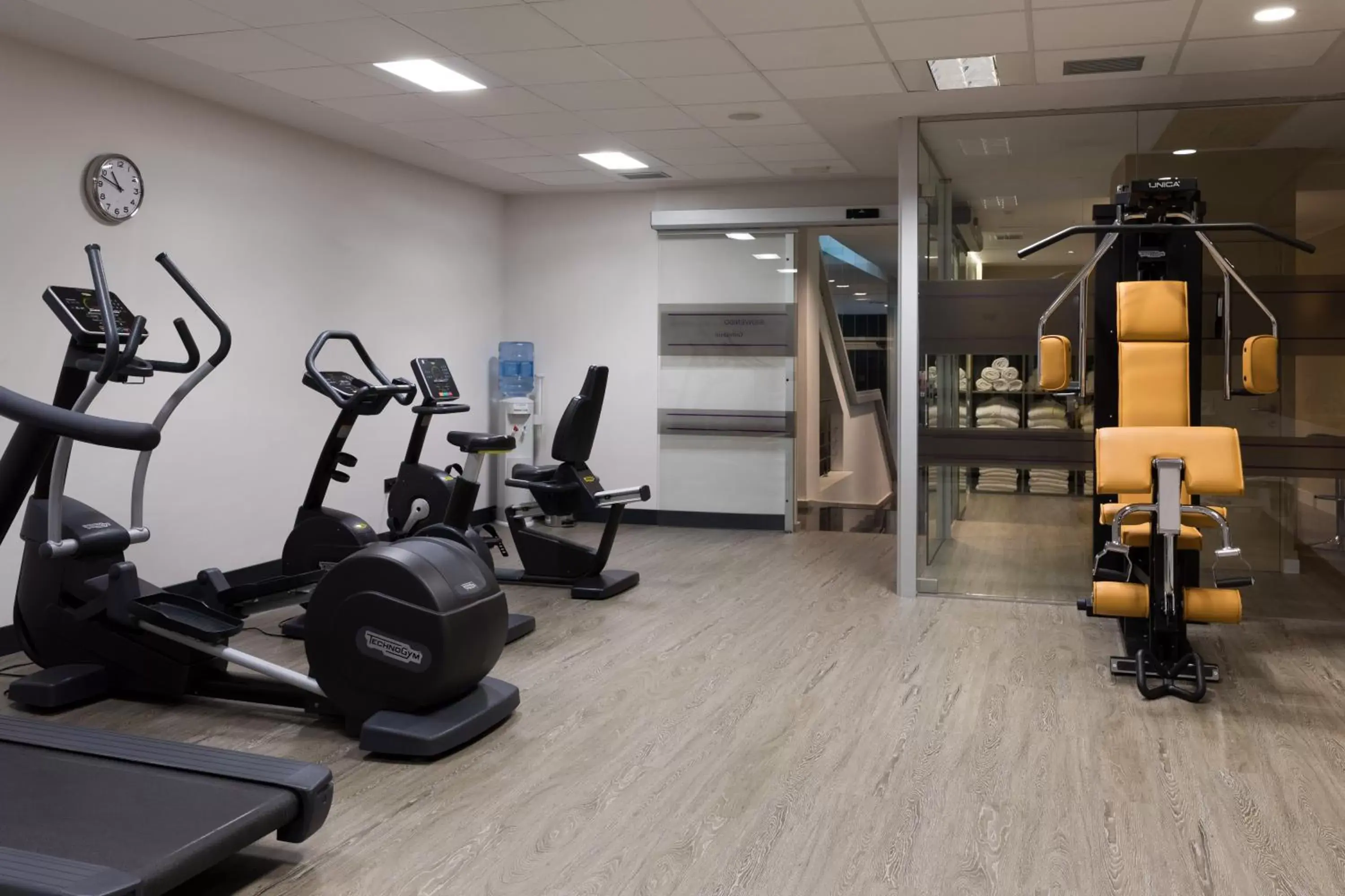 Fitness centre/facilities in Hotel Mercure Jardines de Albia Fitness centre/facilities in Hotel Mercure Jardines de Albia