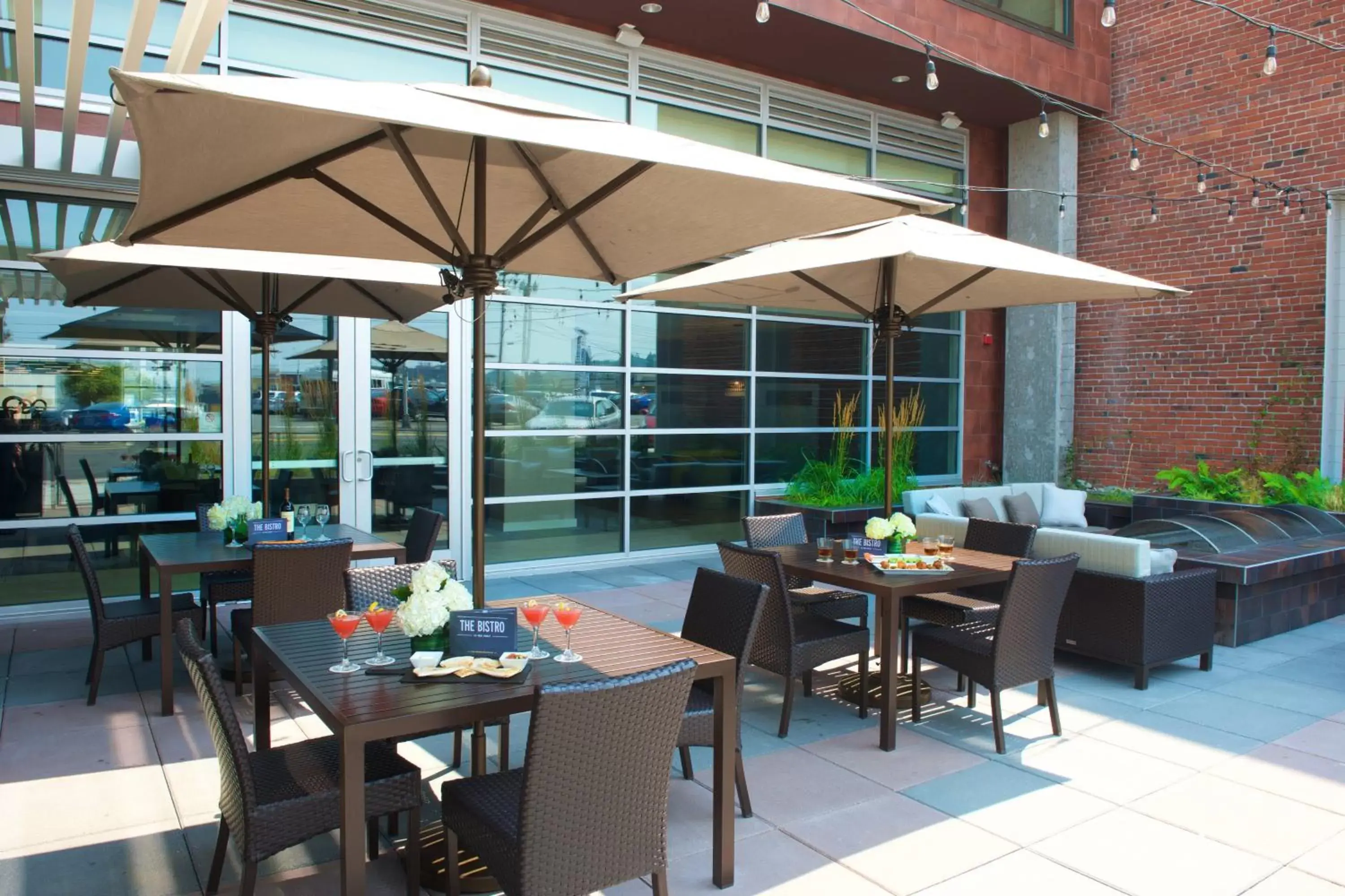 Property building, Restaurant/Places to Eat in Courtyard by Marriott Seattle Everett Downtown