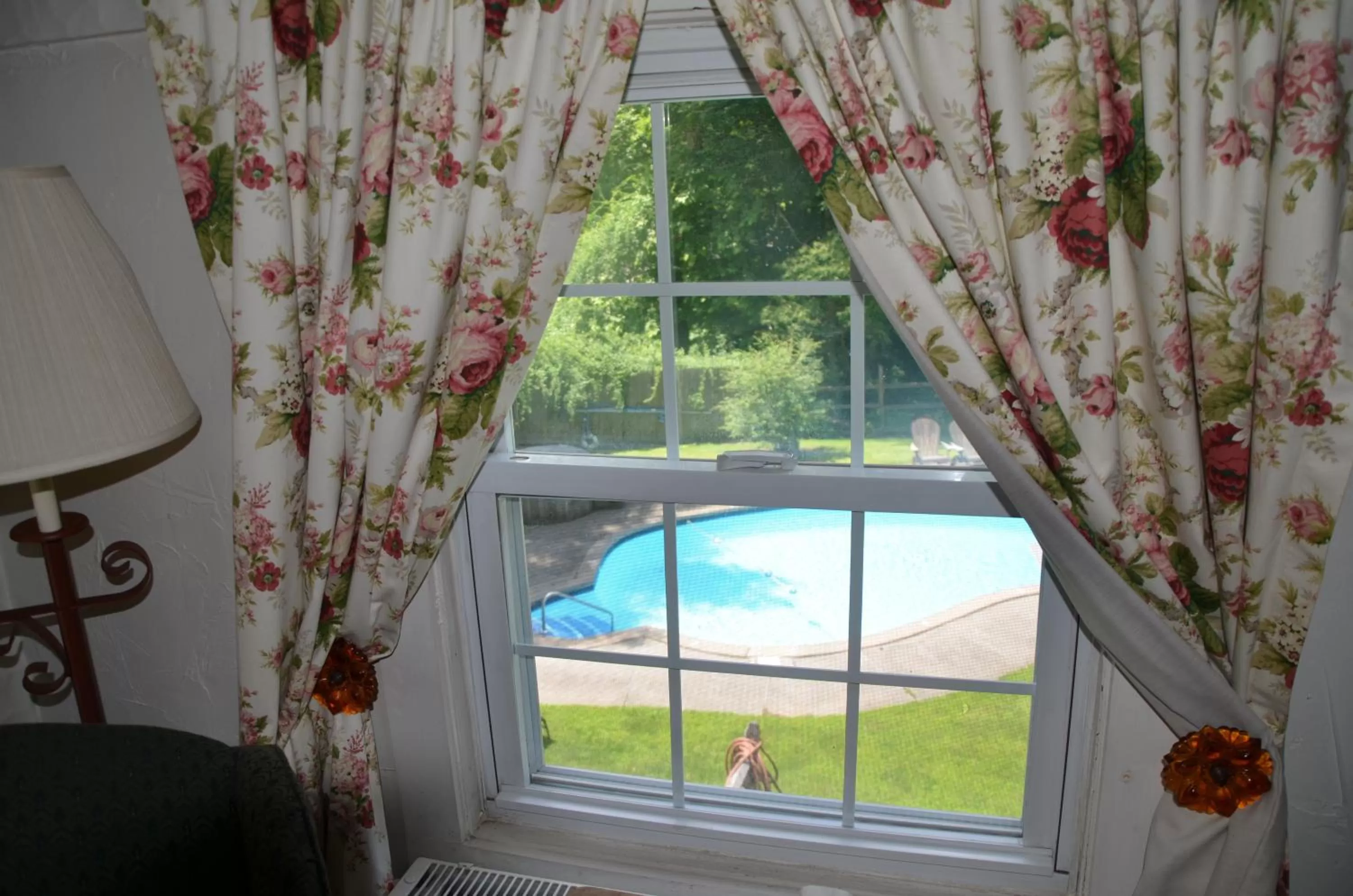 Garden view in Cornwall Inn