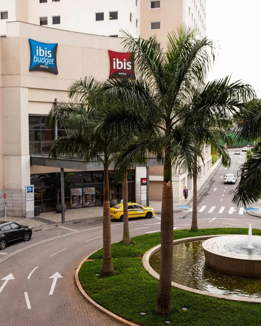 Facade/entrance in ibis budget Rio de Janeiro Nova America