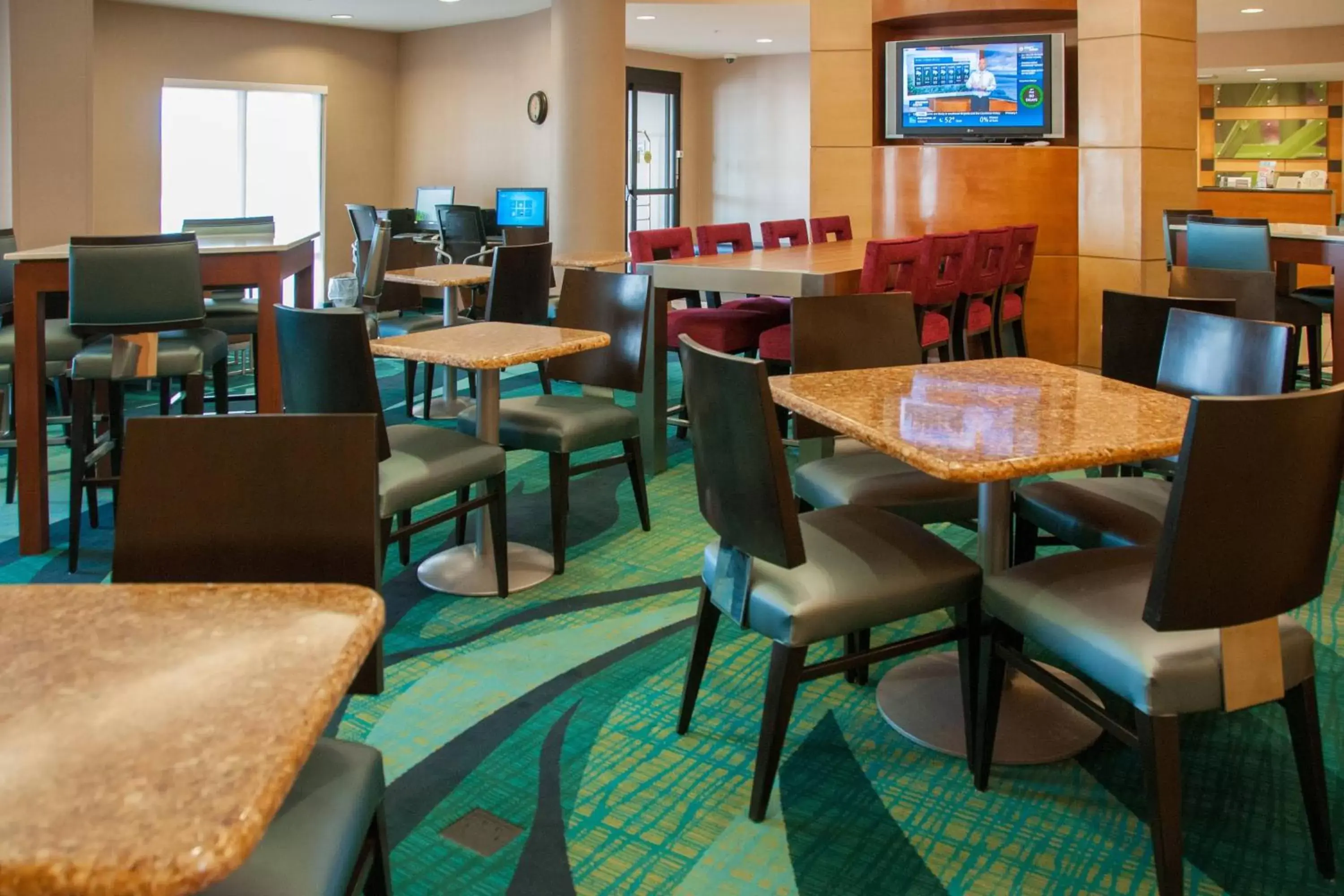 Restaurant/Places to Eat in SpringHill Suites by Marriott Colorado Springs South