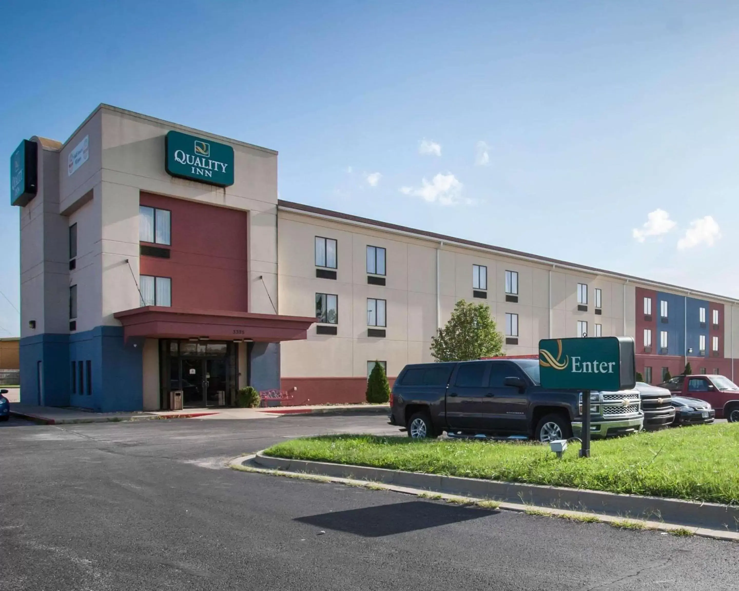 Property Building in Quality Inn Joplin I-44