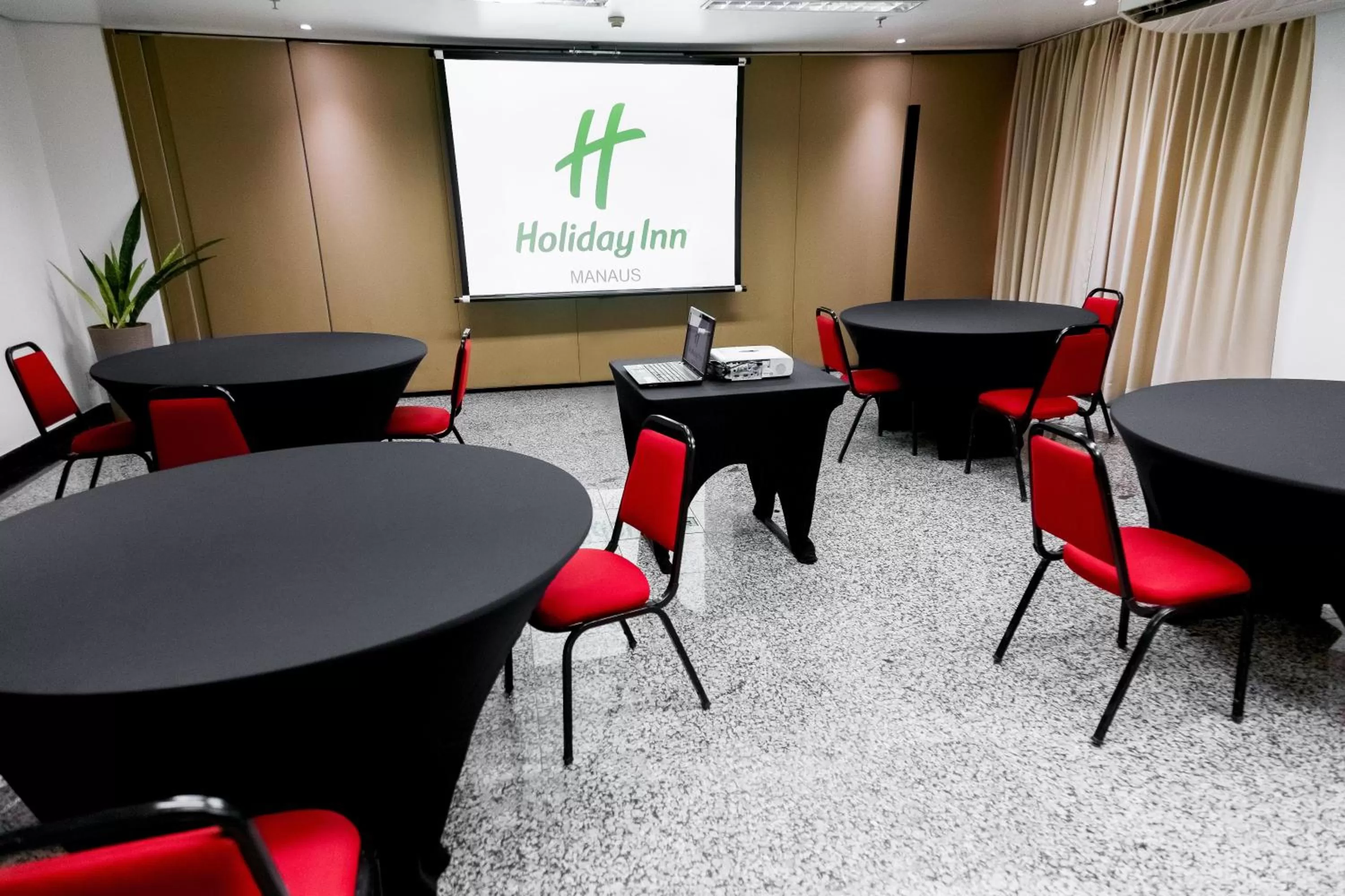 Meeting/conference room in Holiday Inn Manaus by IHG