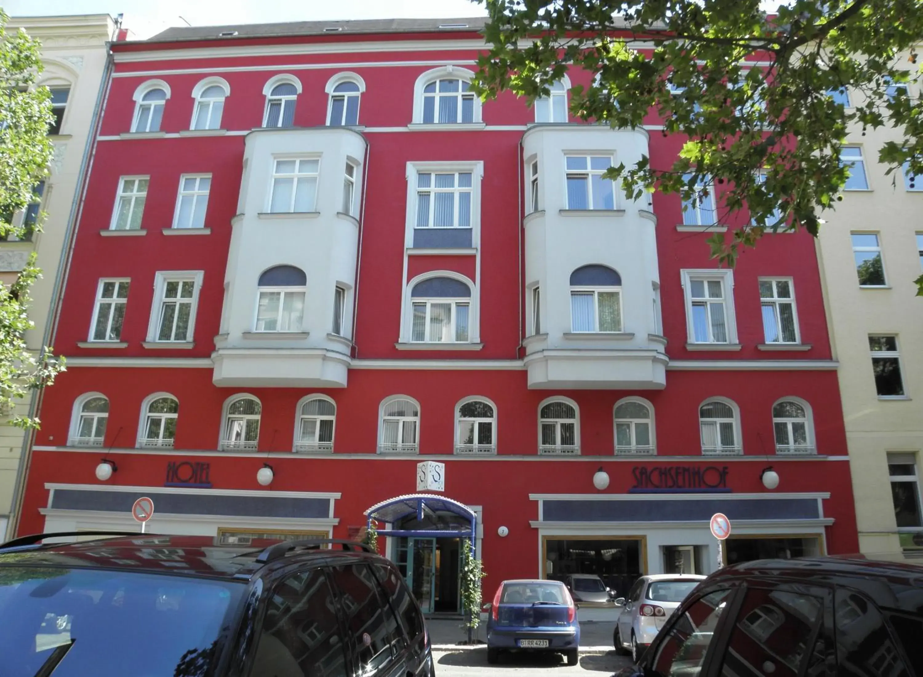 Facade/entrance, Property Building in Hotel Sachsenhof