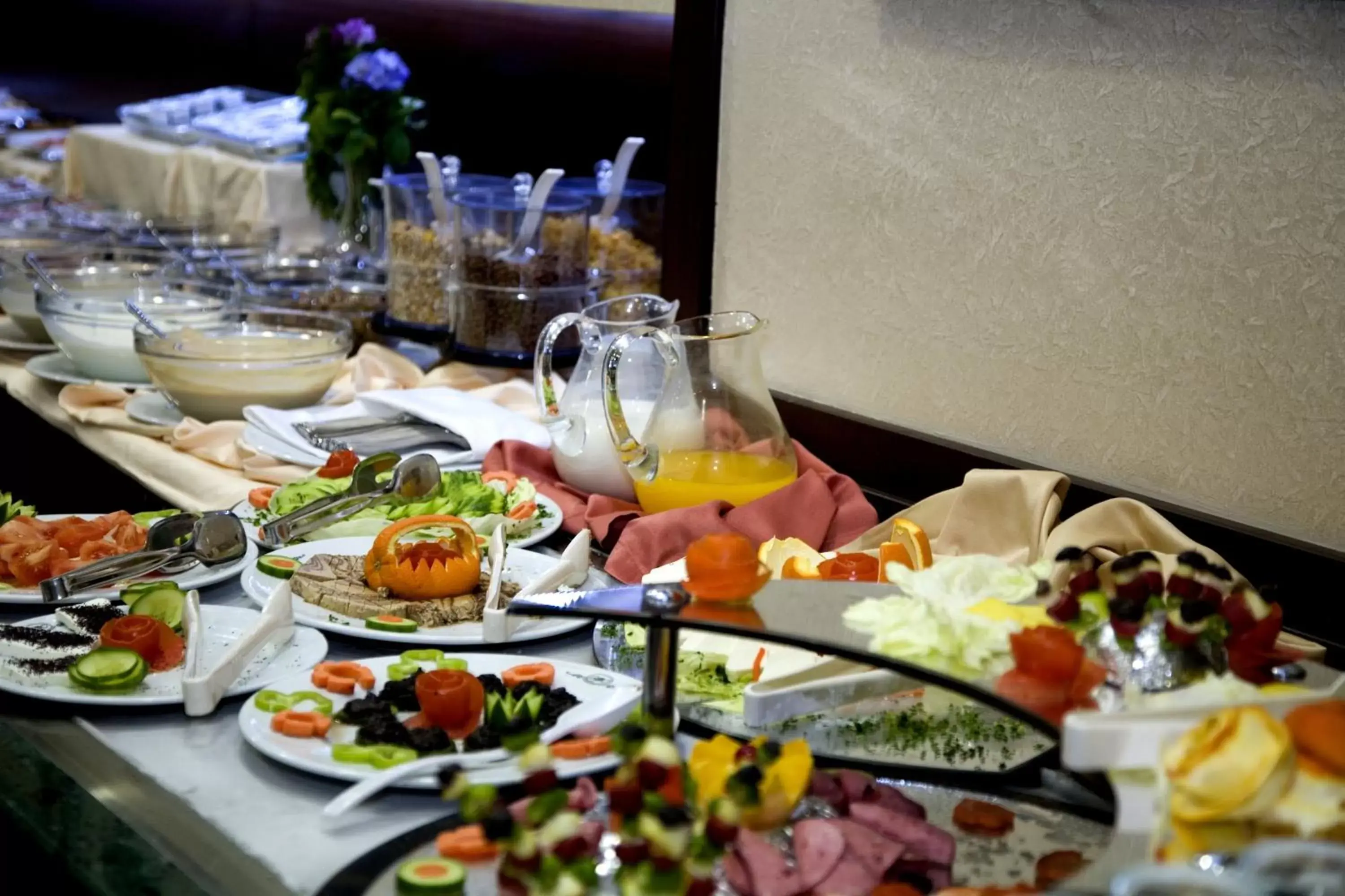 Food and drinks in Gülhanepark Hotel & Spa Food and drinks in Gülhanepark Hotel & Spa