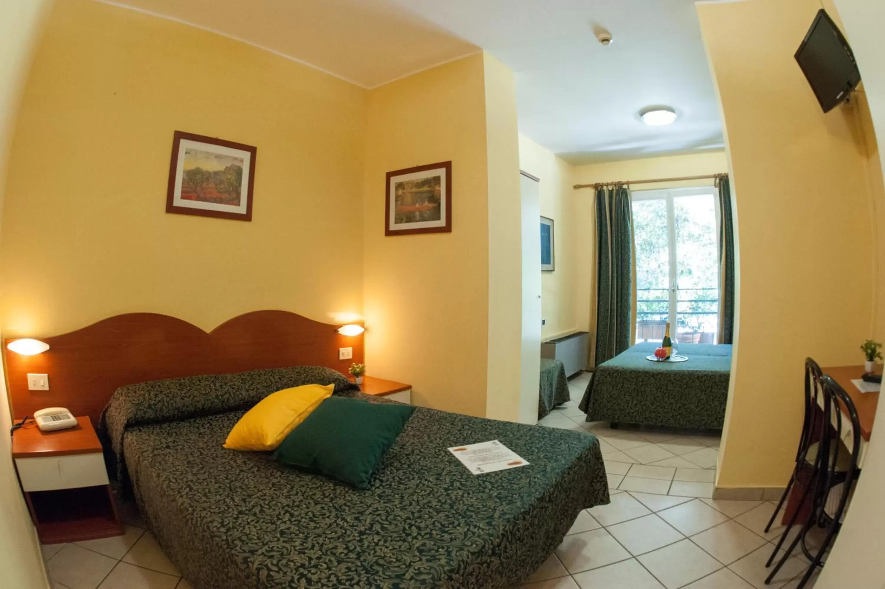 Photo of the whole room, Bed in The Best Hotel Photo of the whole room, Bed in The Best Hotel