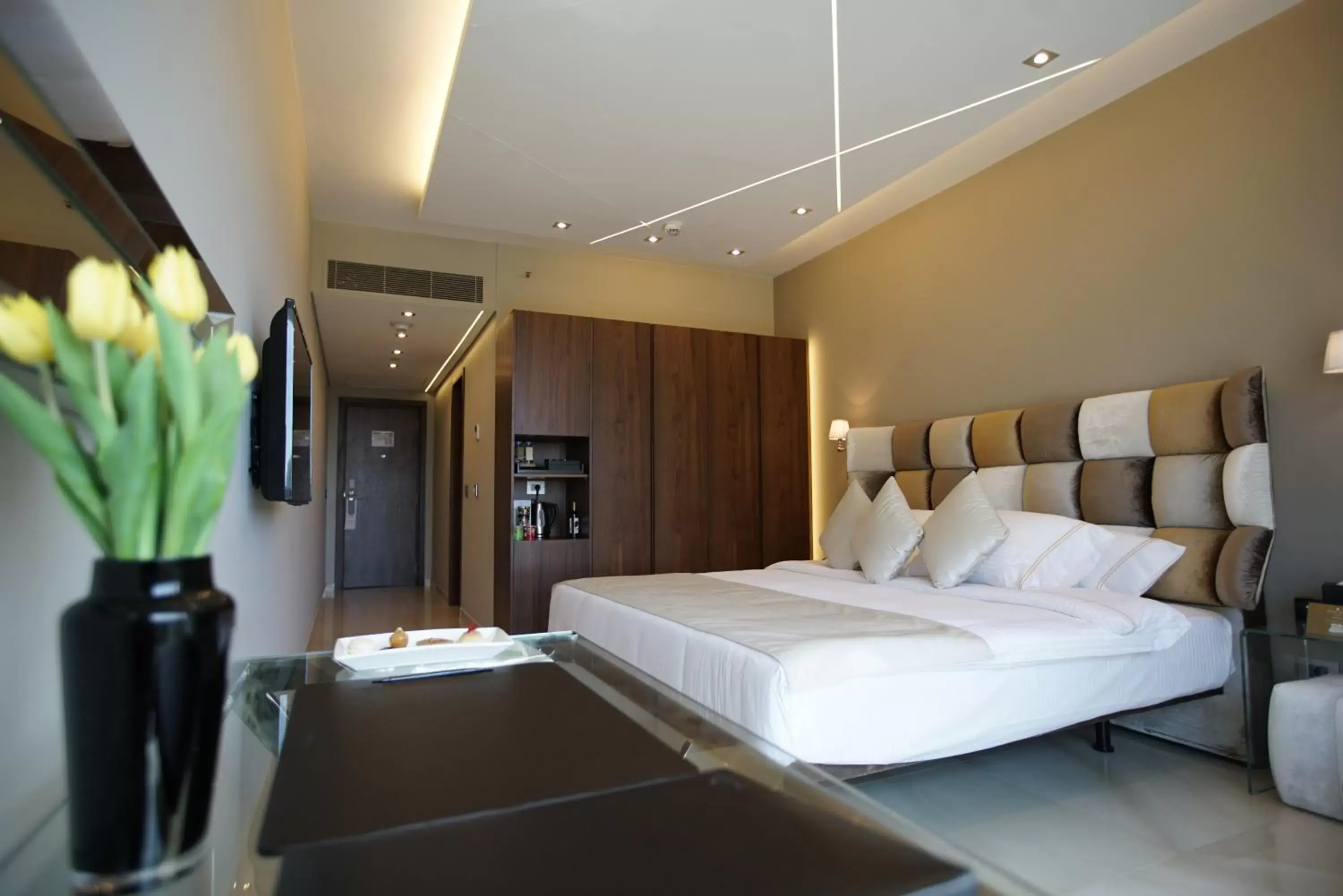 Bedroom, Room Photo in Royal Tulip Achrafieh