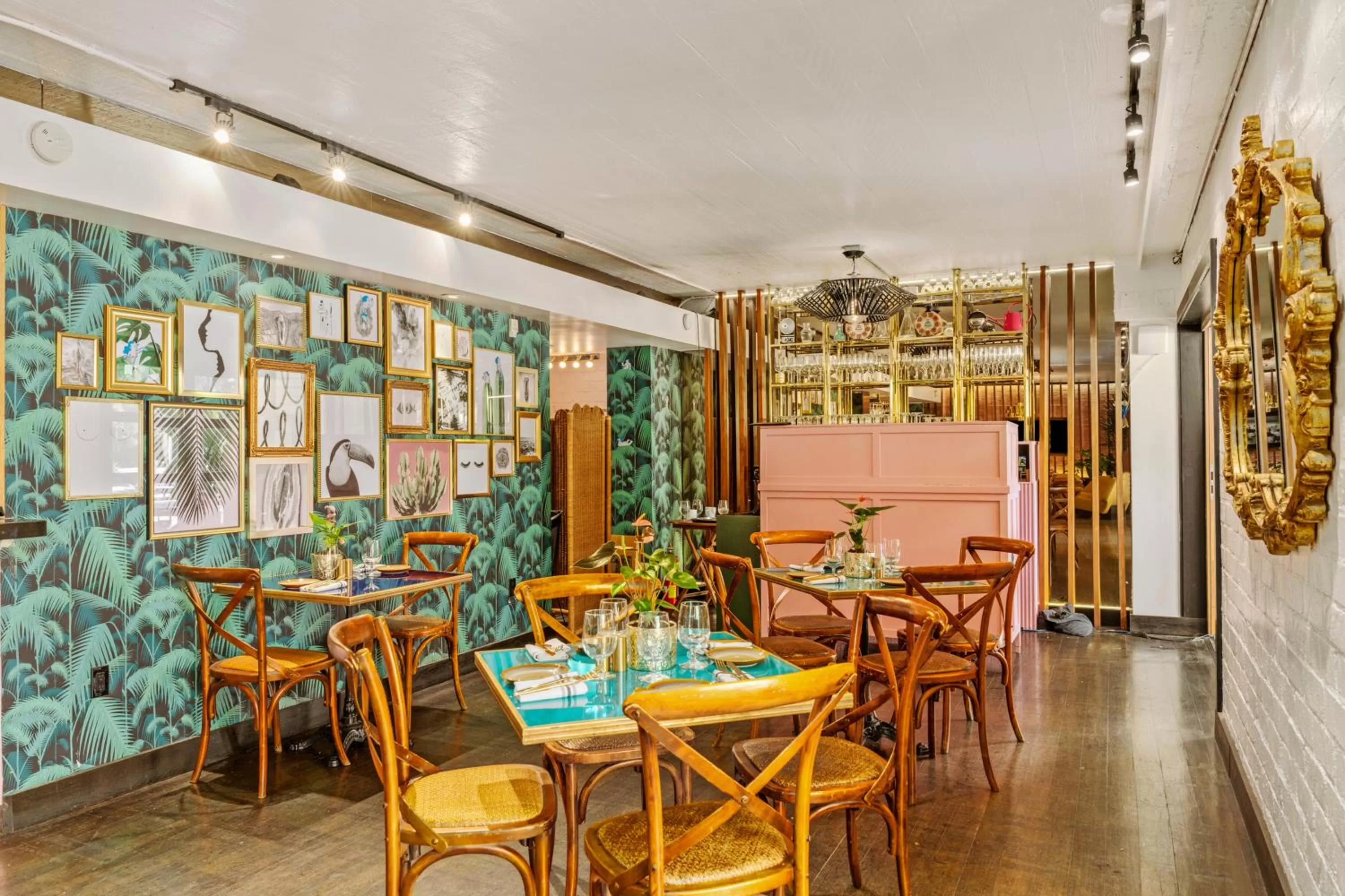 Restaurant/places to eat in The Hollywood Roosevelt