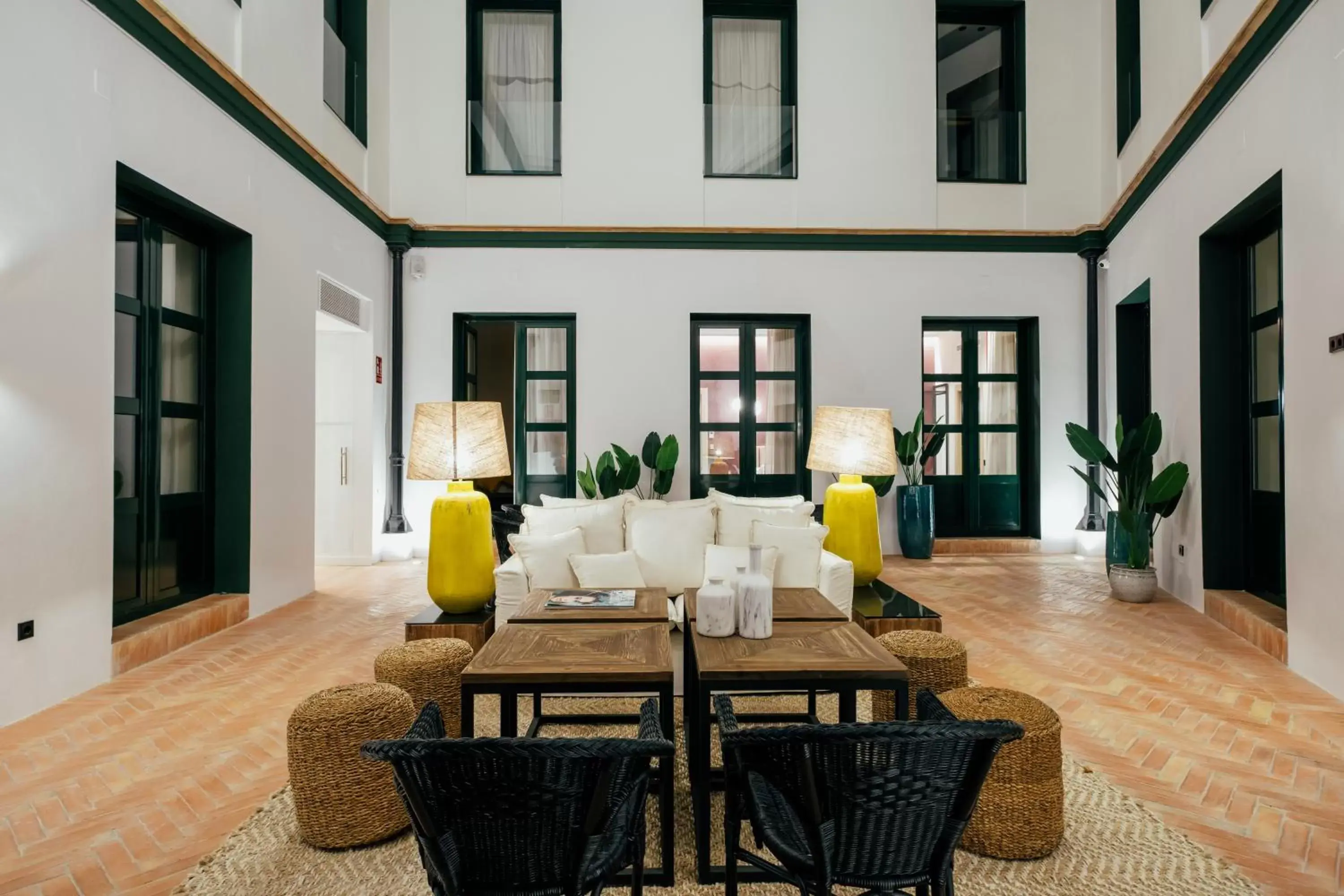 Patio, Seating Area in Hotel Cetina Sevilla