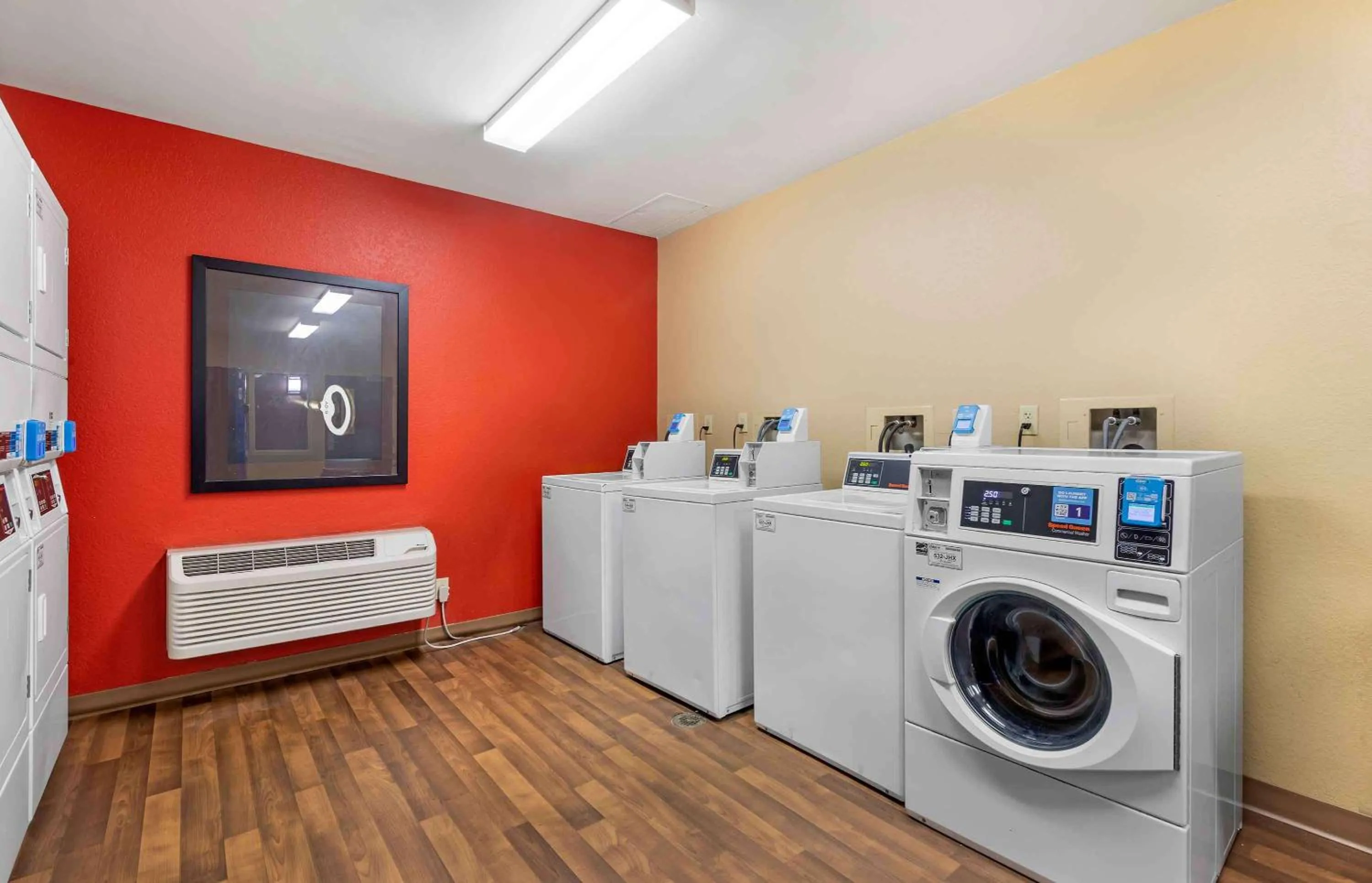 Property building in Extended Stay America Suites - Savannah - Midtown