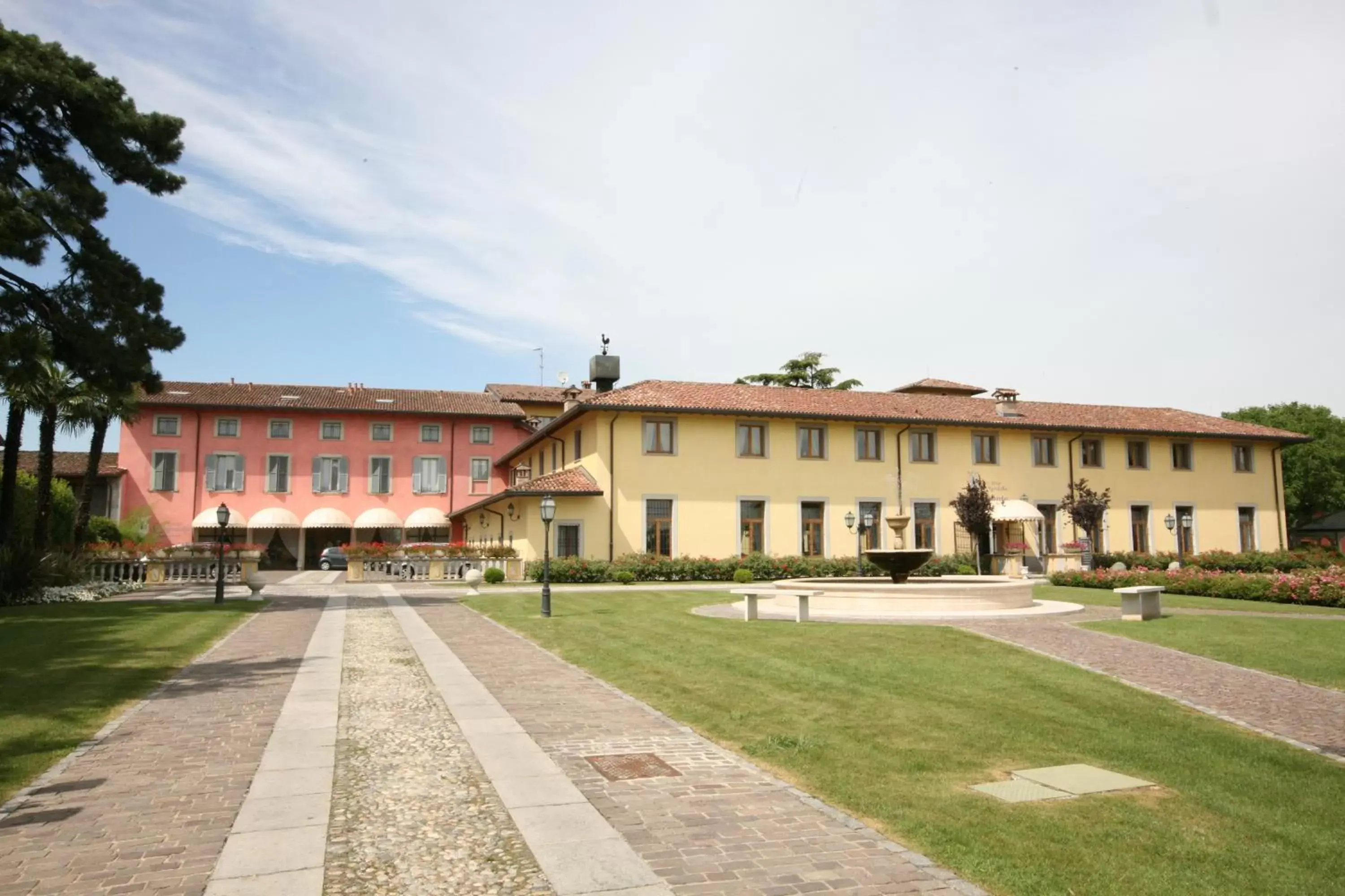 Property Building in Bes Hotel Bergamo La Muratella