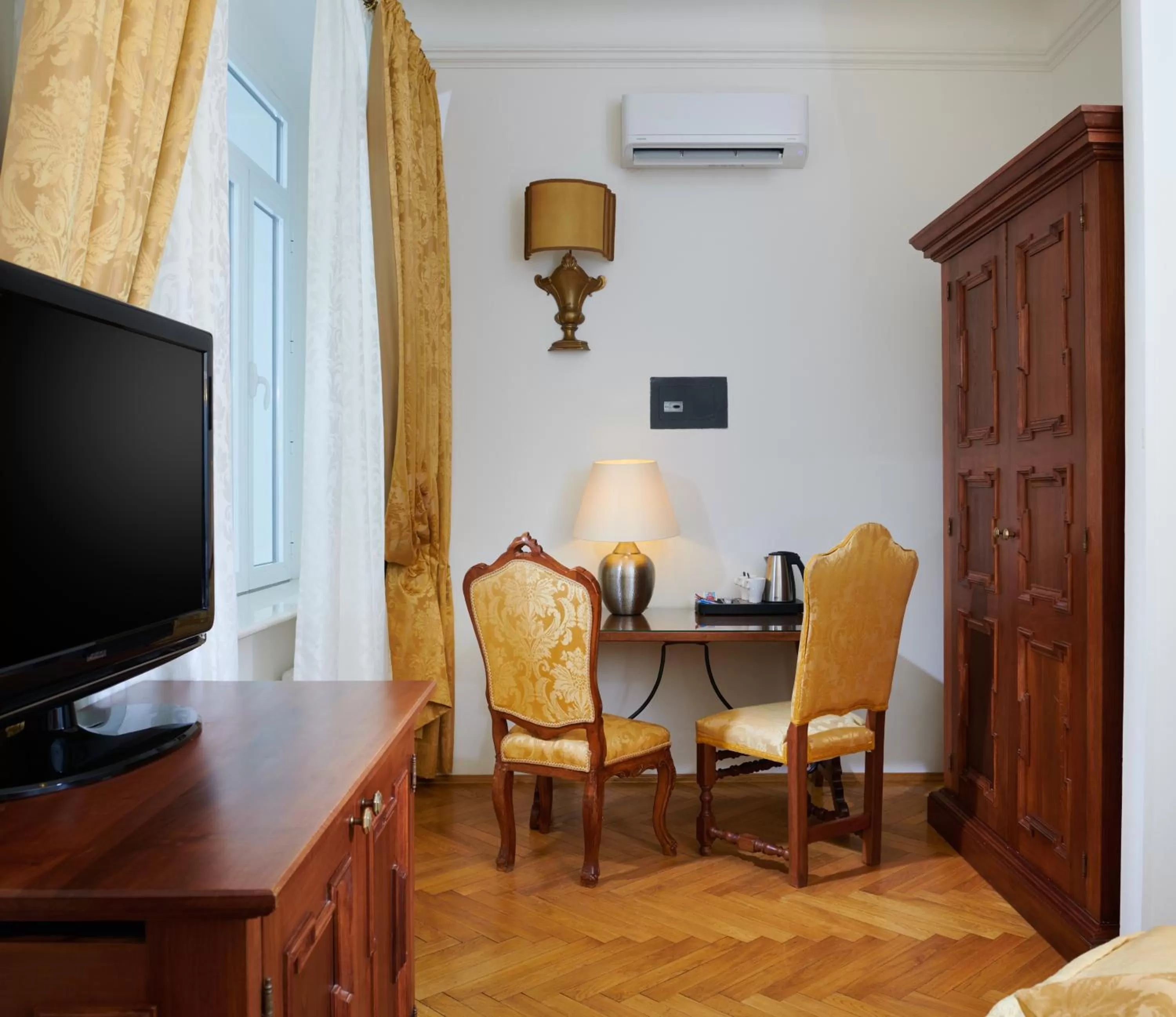 Seating area in Charles Bridge Palace