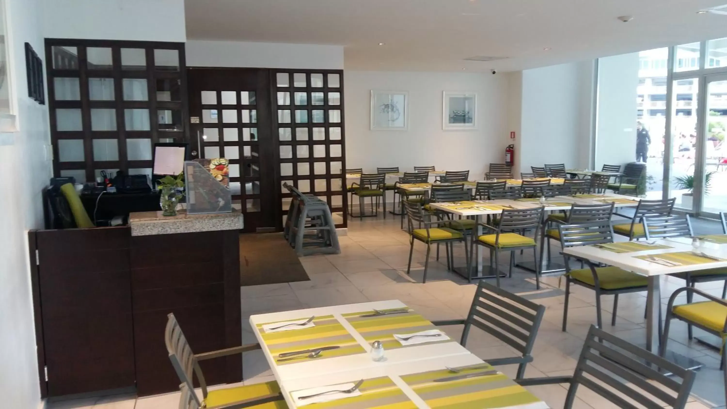 Restaurant/Places to Eat in Krystal Urban Cancun & Beach Club