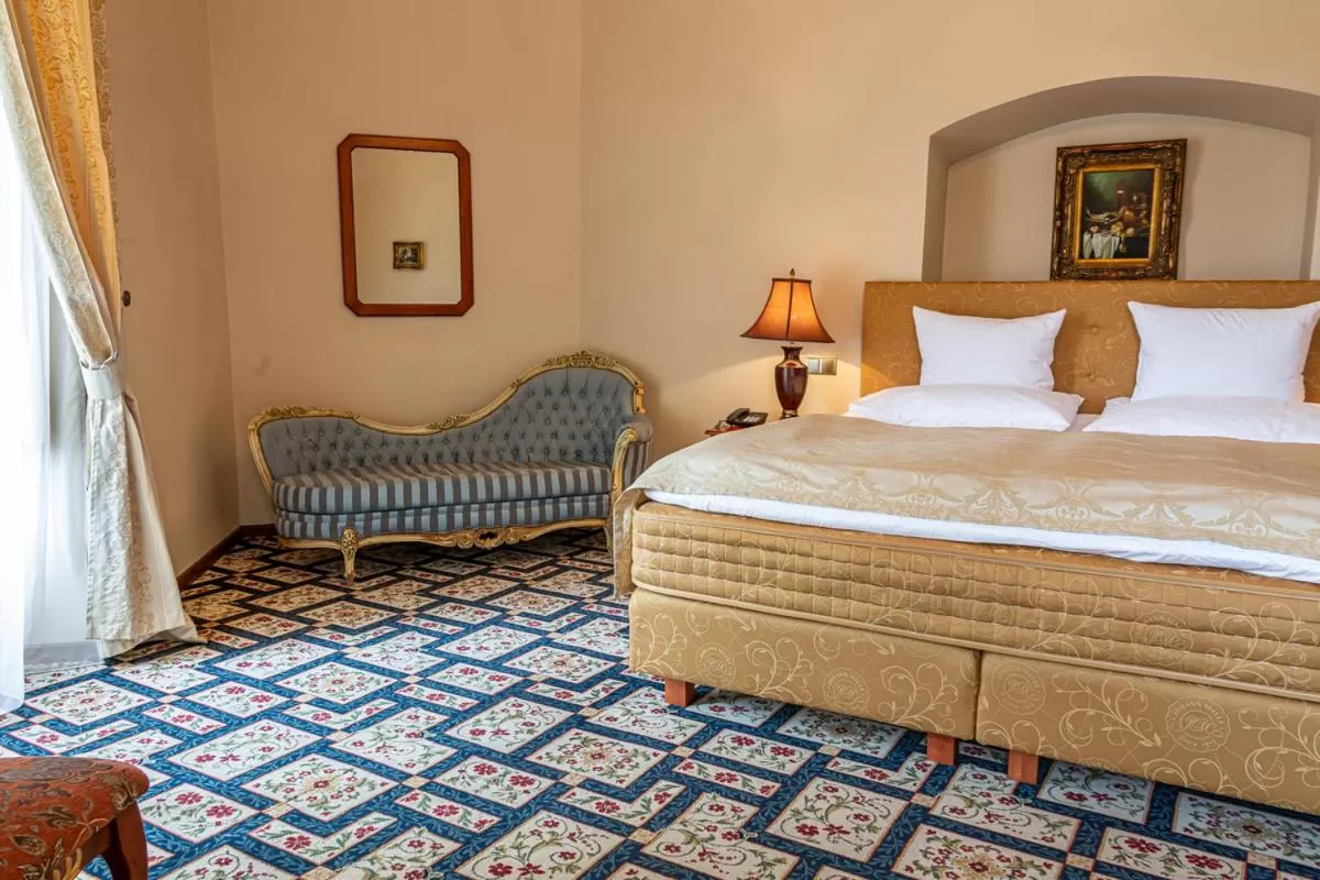 Bed in Chateau Zbiroh