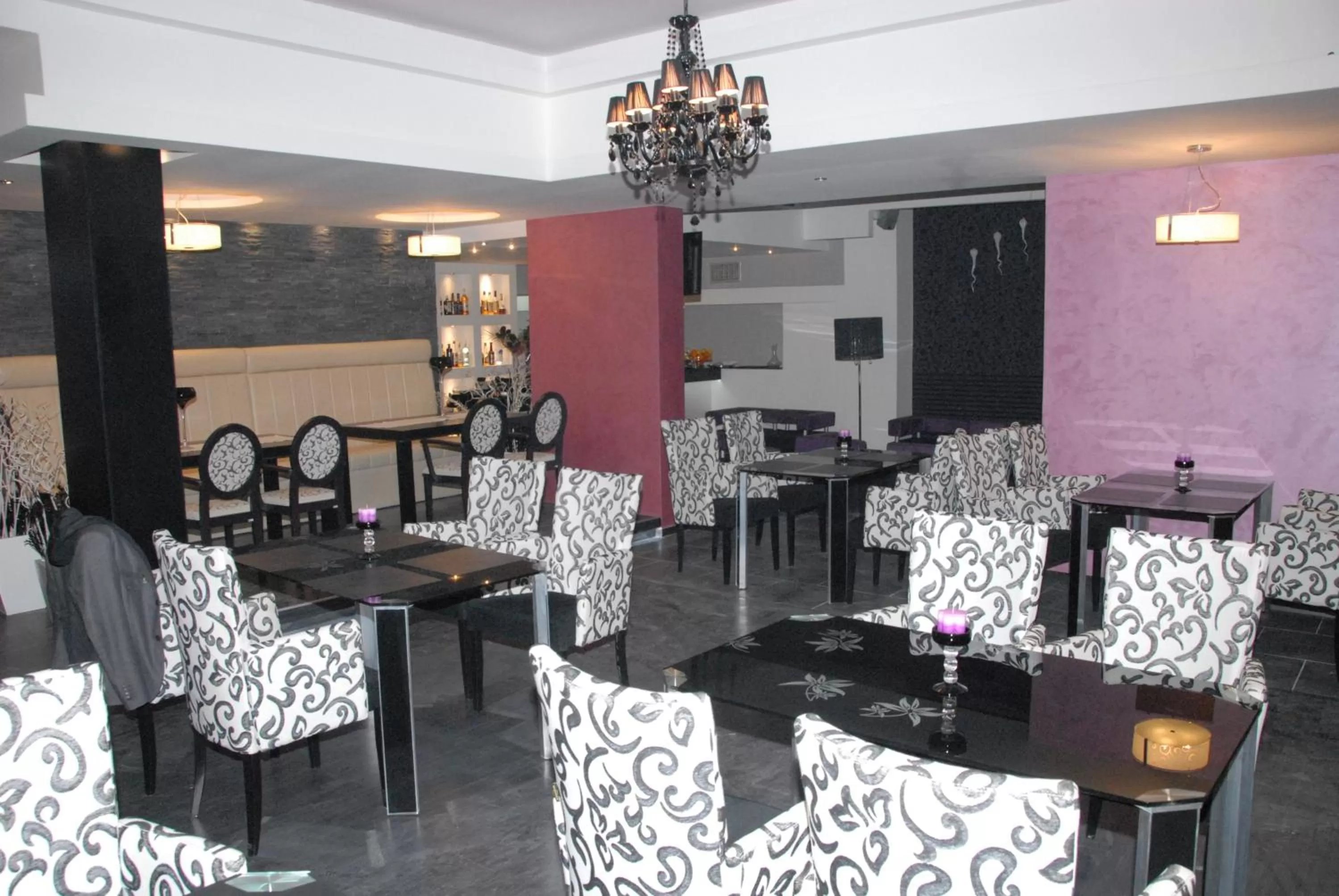 Restaurant/places to eat in B&B Rose