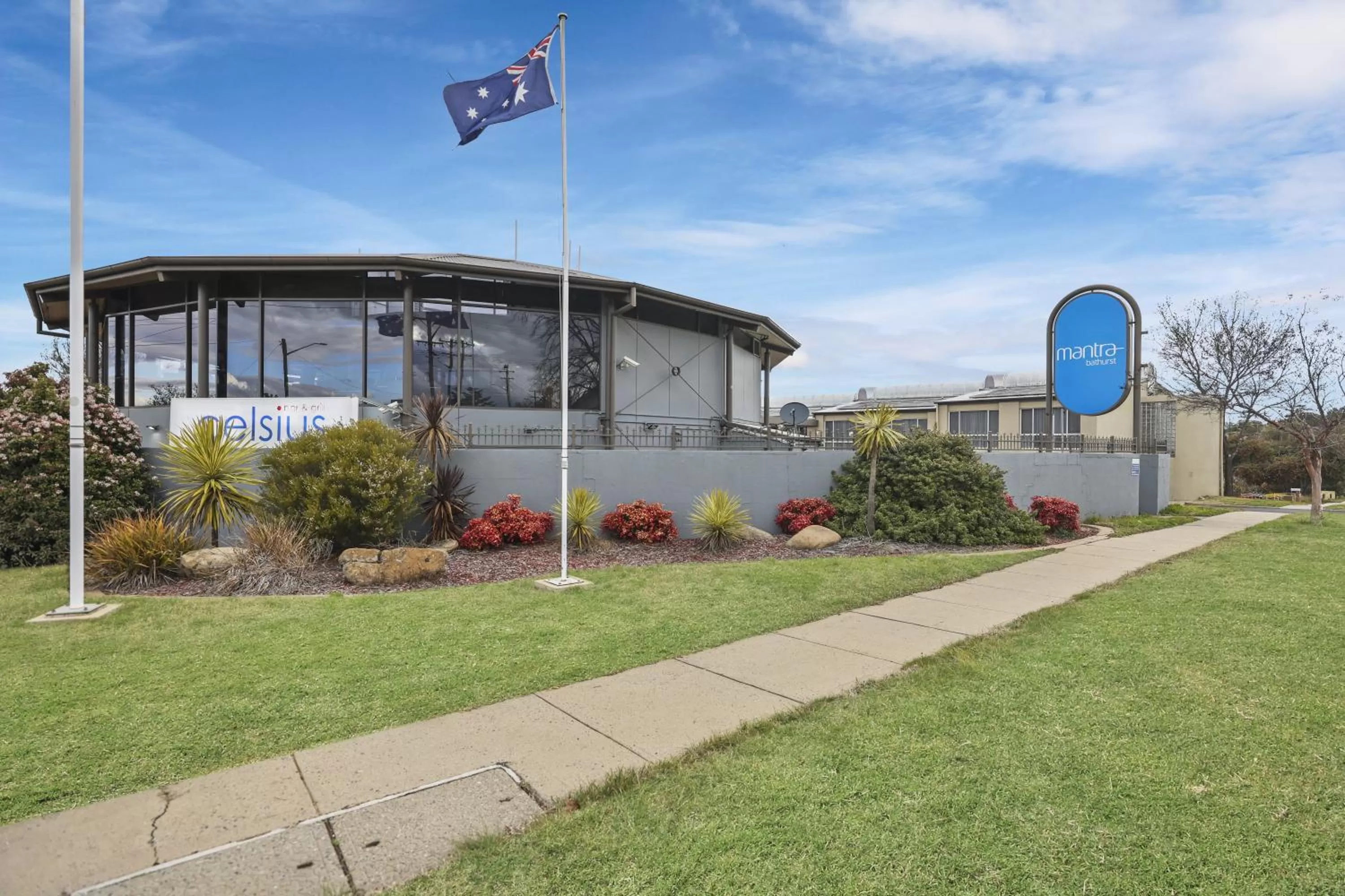 Property Building in Mantra Bathurst