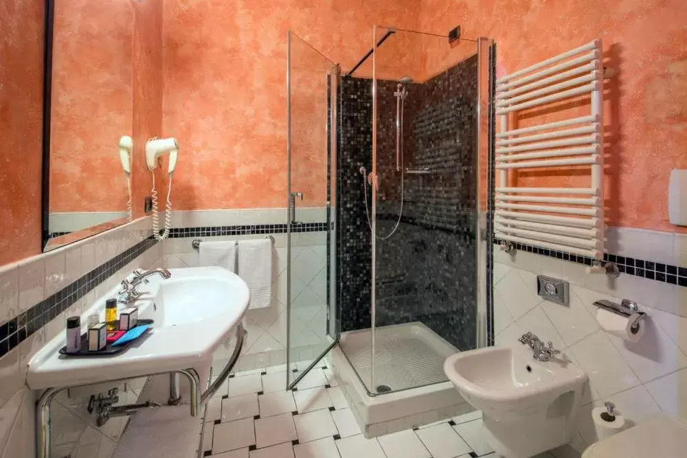 Bathroom in Hotel San Francesco