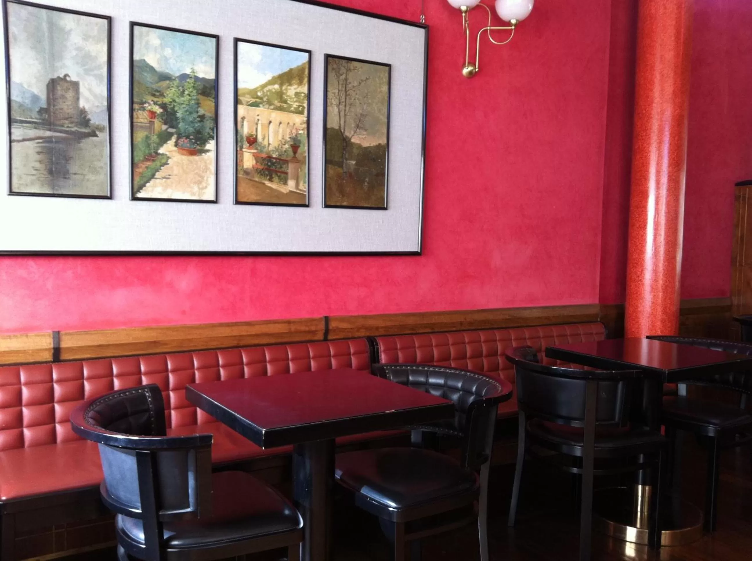 Decorative detail in Hotel Gattapone