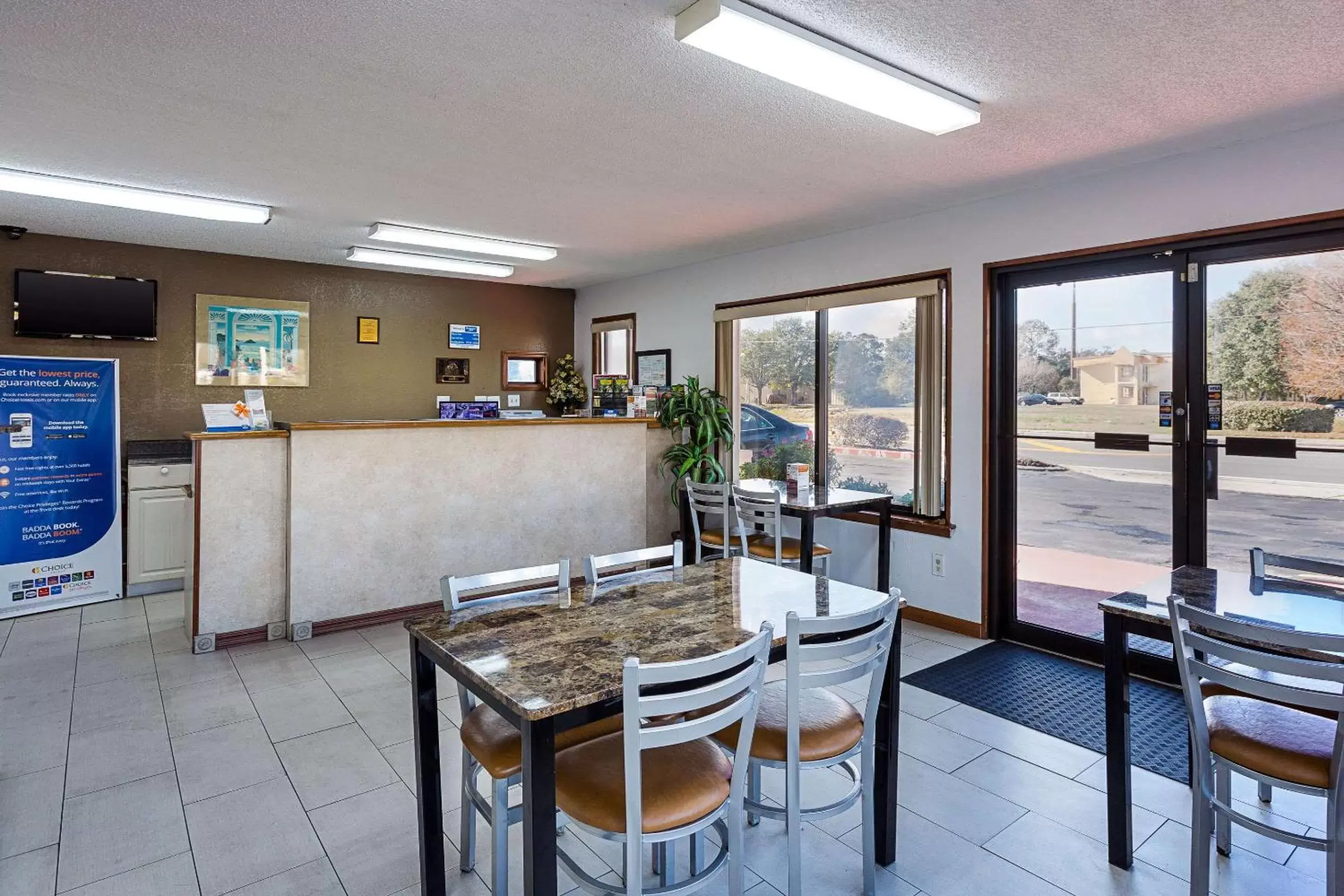 Lobby or reception in Rodeway Inn Lake City I-75