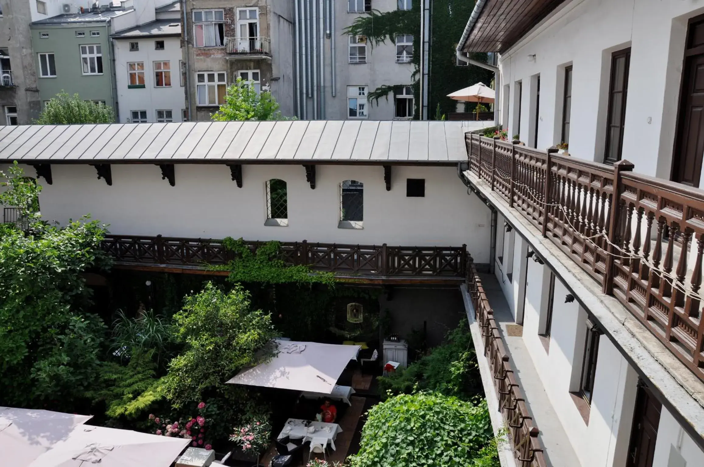 Property building, Balcony/Terrace in P&J Tourist Apartments