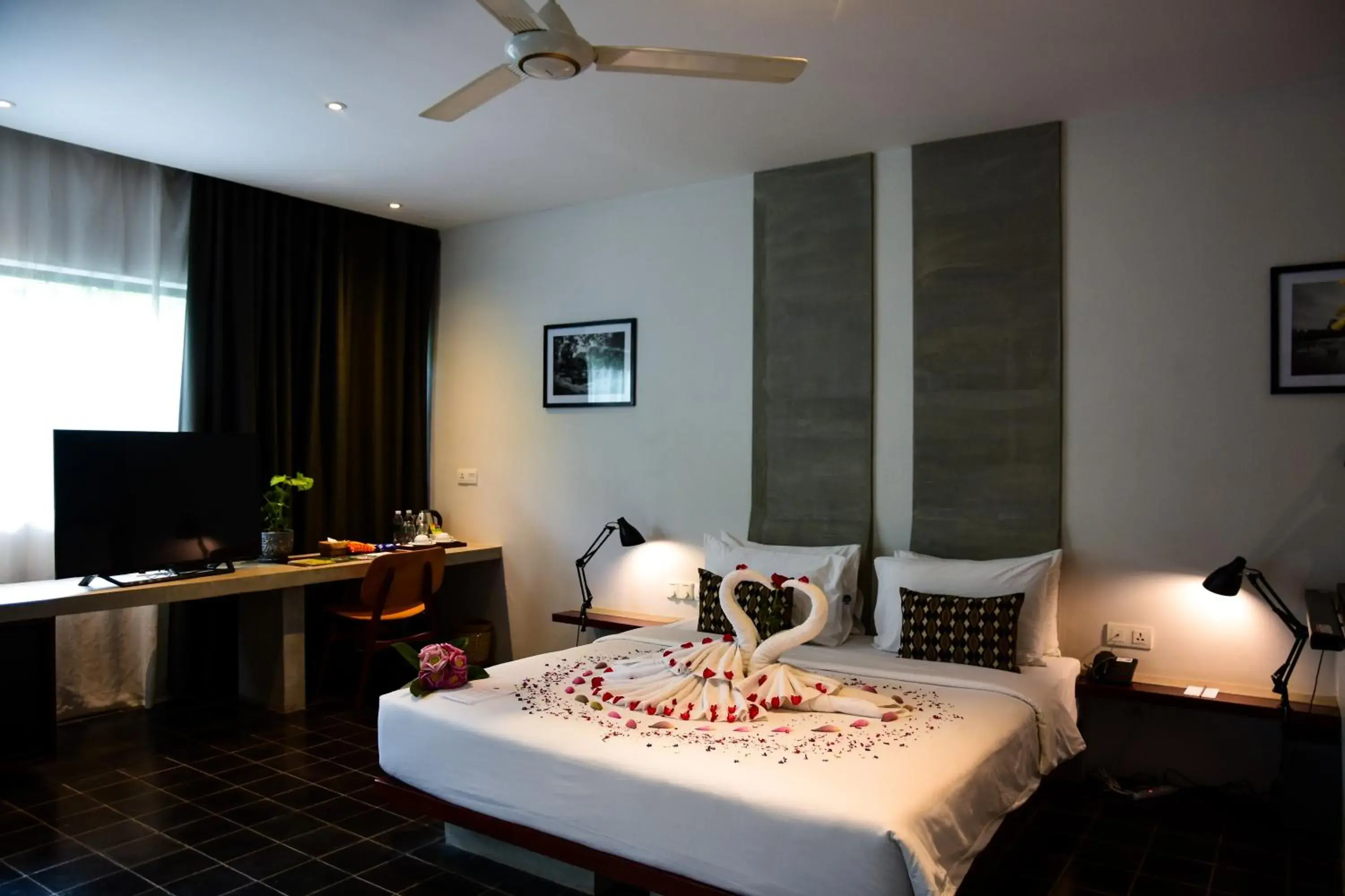Bedroom, Bed in Hillocks Hotel & Spa