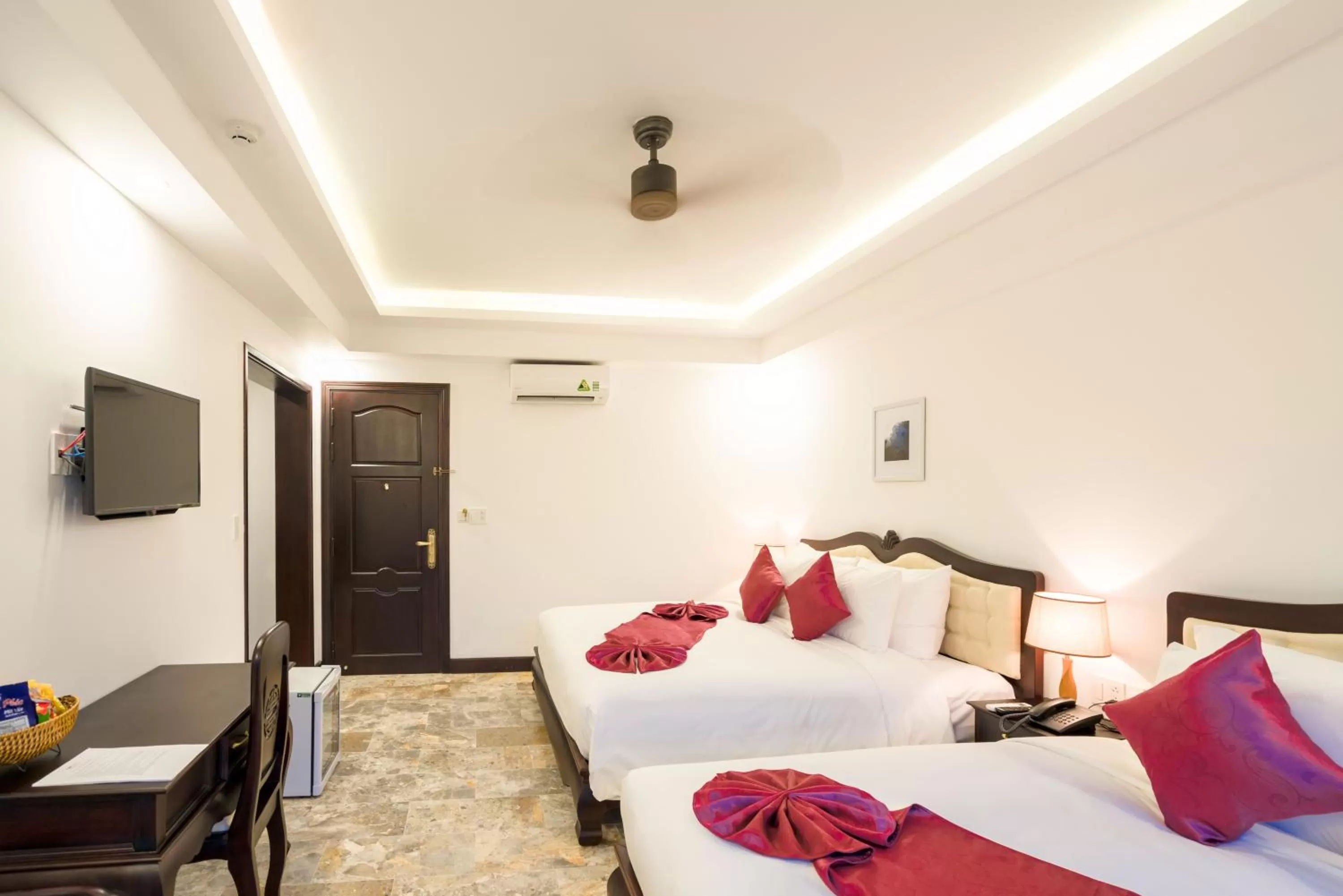 Photo of the whole room, Bed in Hoian Central Hotel