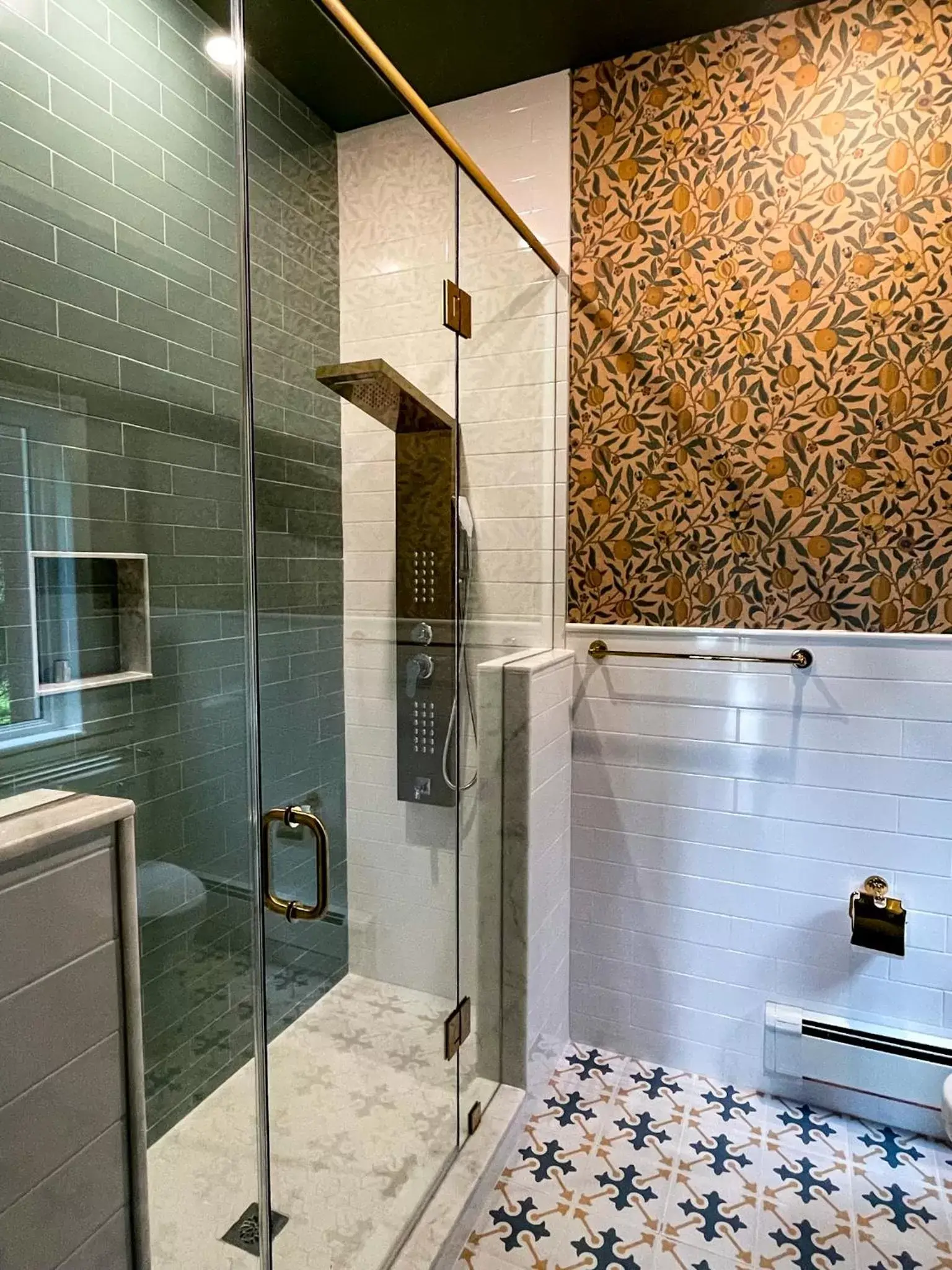 Shower, Bathroom in Niagara Grandview Boutique Hotel