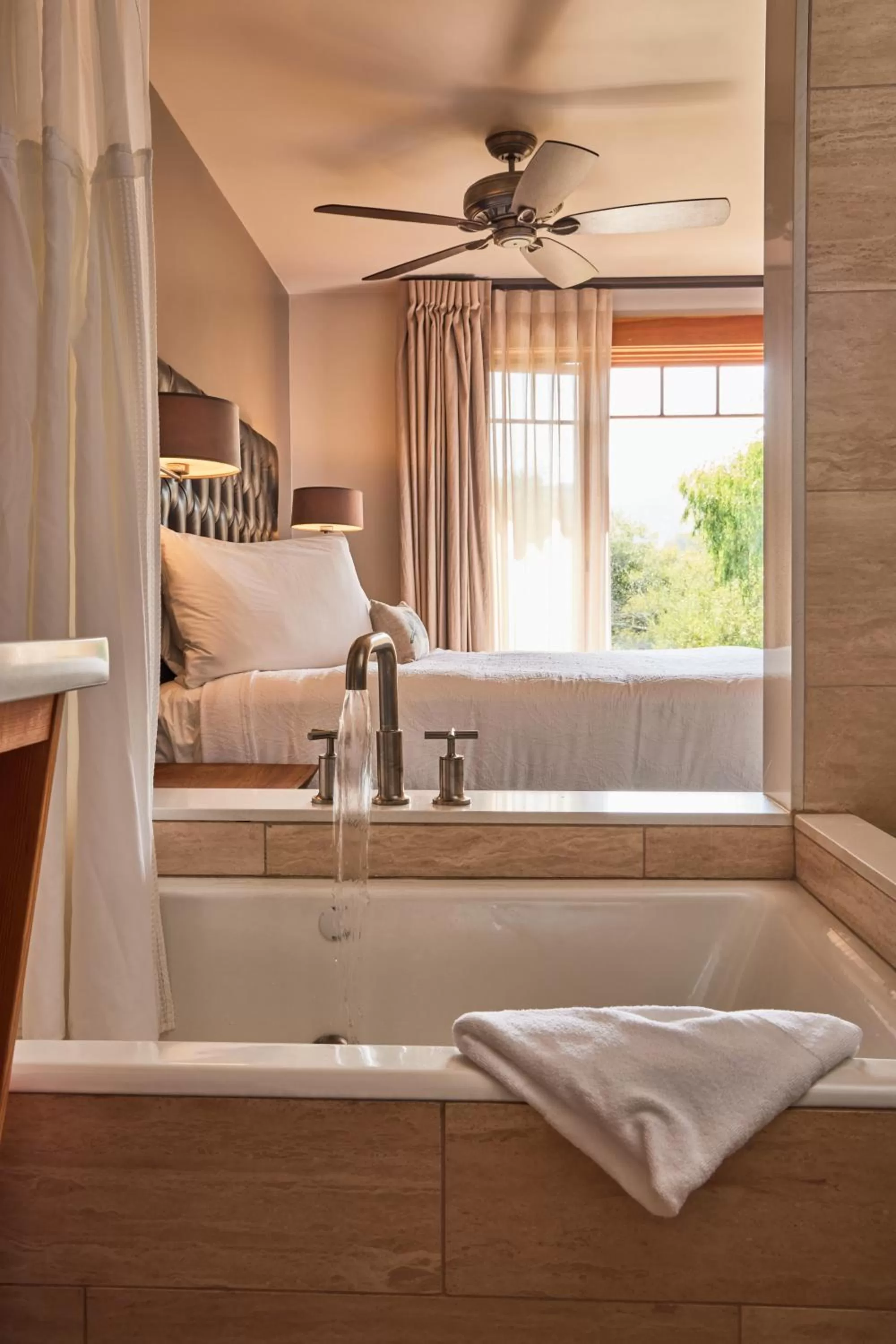 Bath, Bed in Olema House at Point Reyes