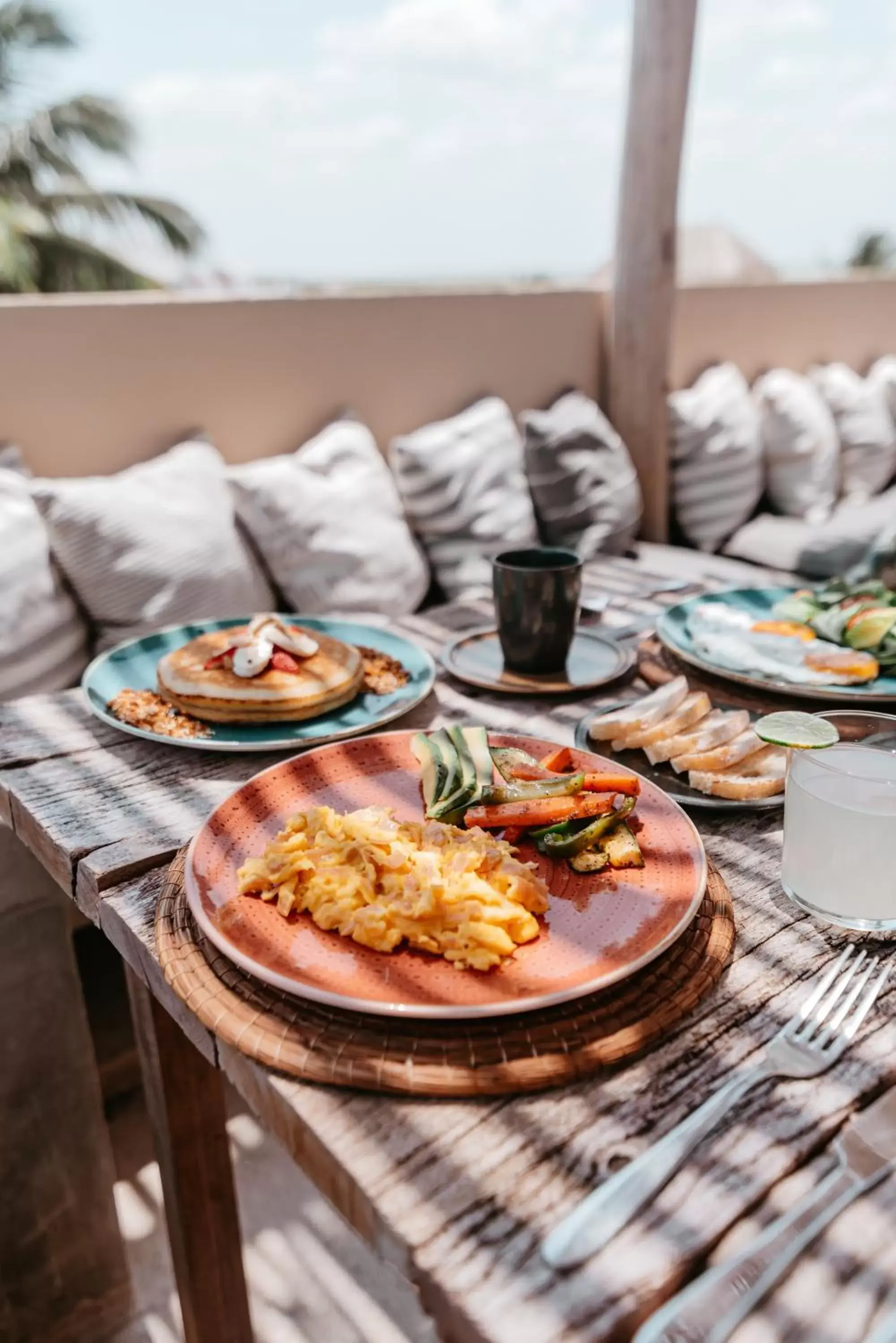 Breakfast in DOS MARES Pool Club Boutique Hotel