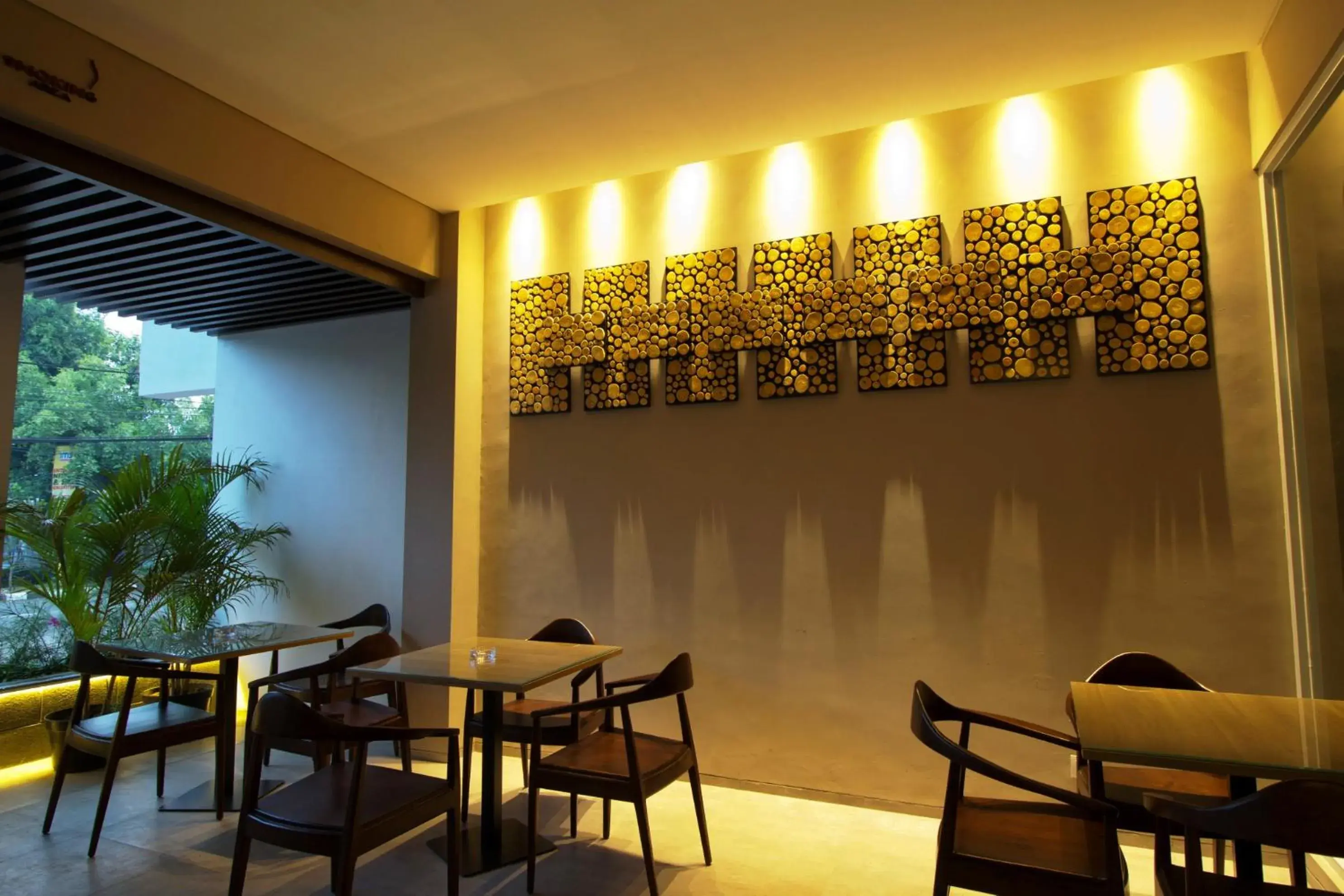 Lobby or reception, Lounge/Bar in Vinotel Cirebon