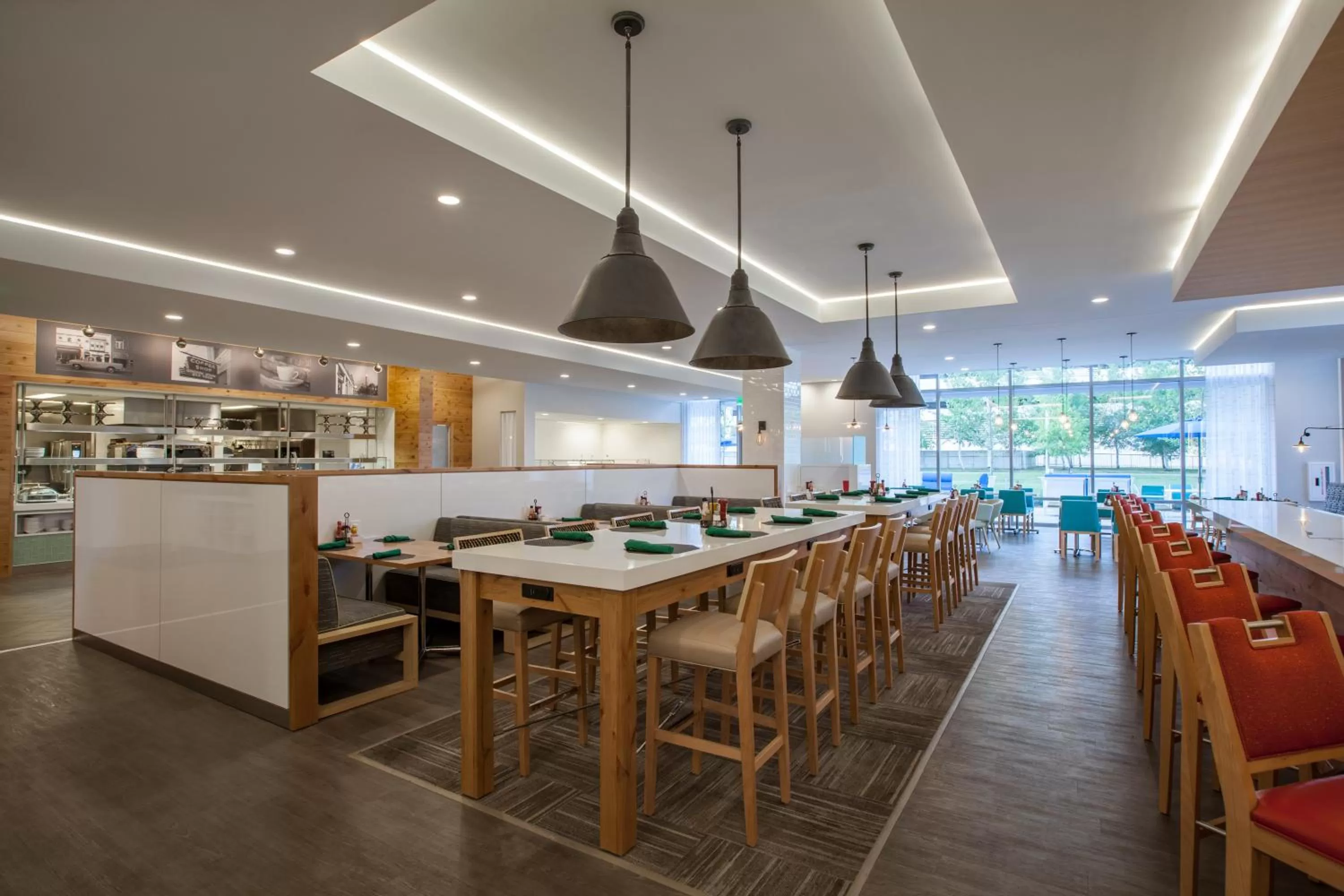 Restaurant/places to eat in Holiday Inn Cleveland Clinic by IHG