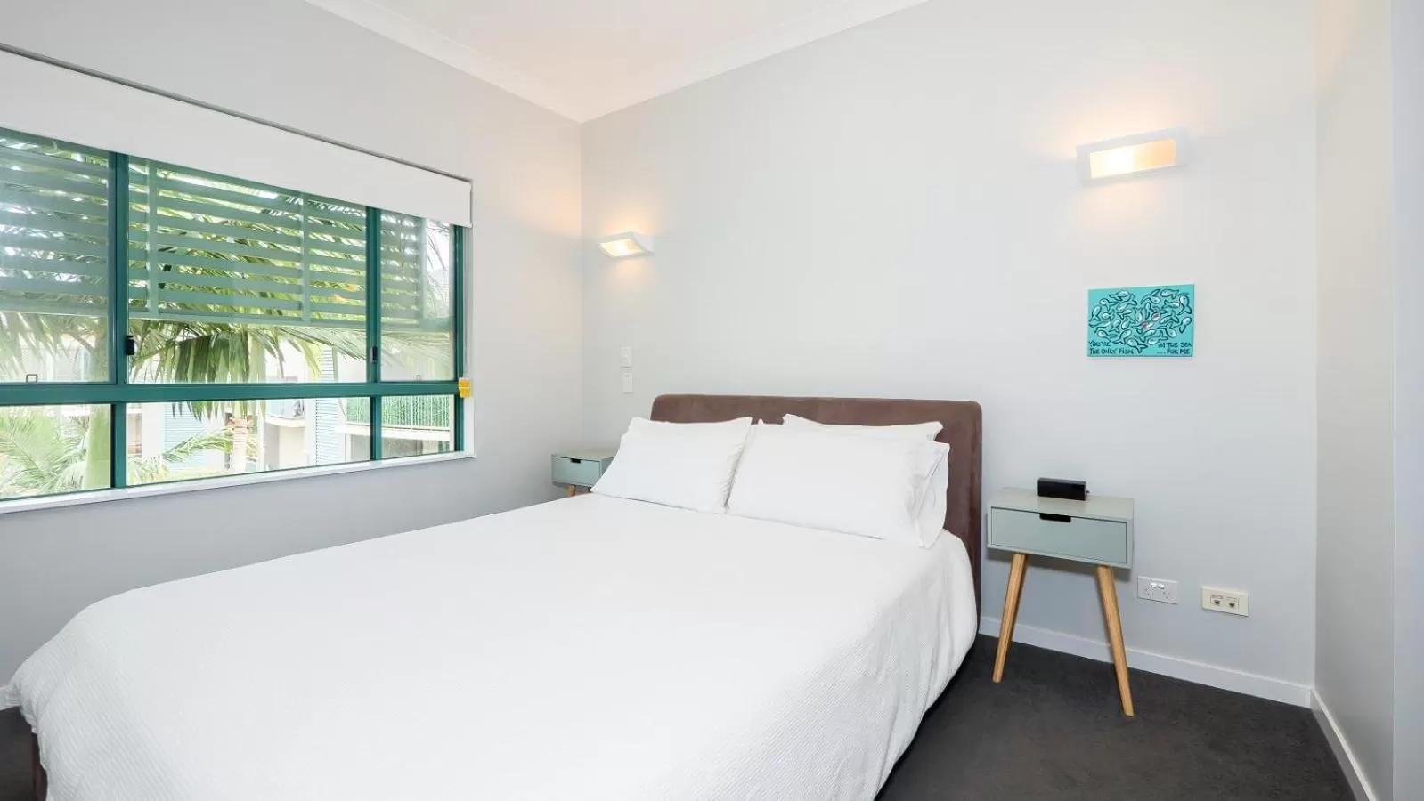 Bedroom, Bed in Currumbin Sands On The Beach