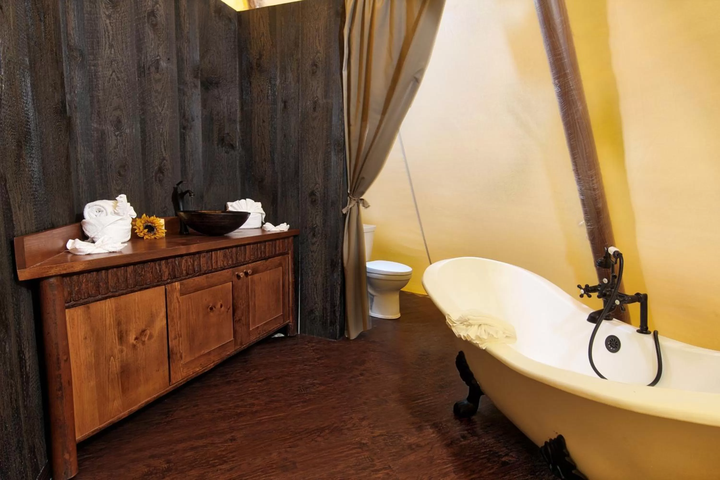 Bathroom in Westgate River Ranch Resort & Rodeo