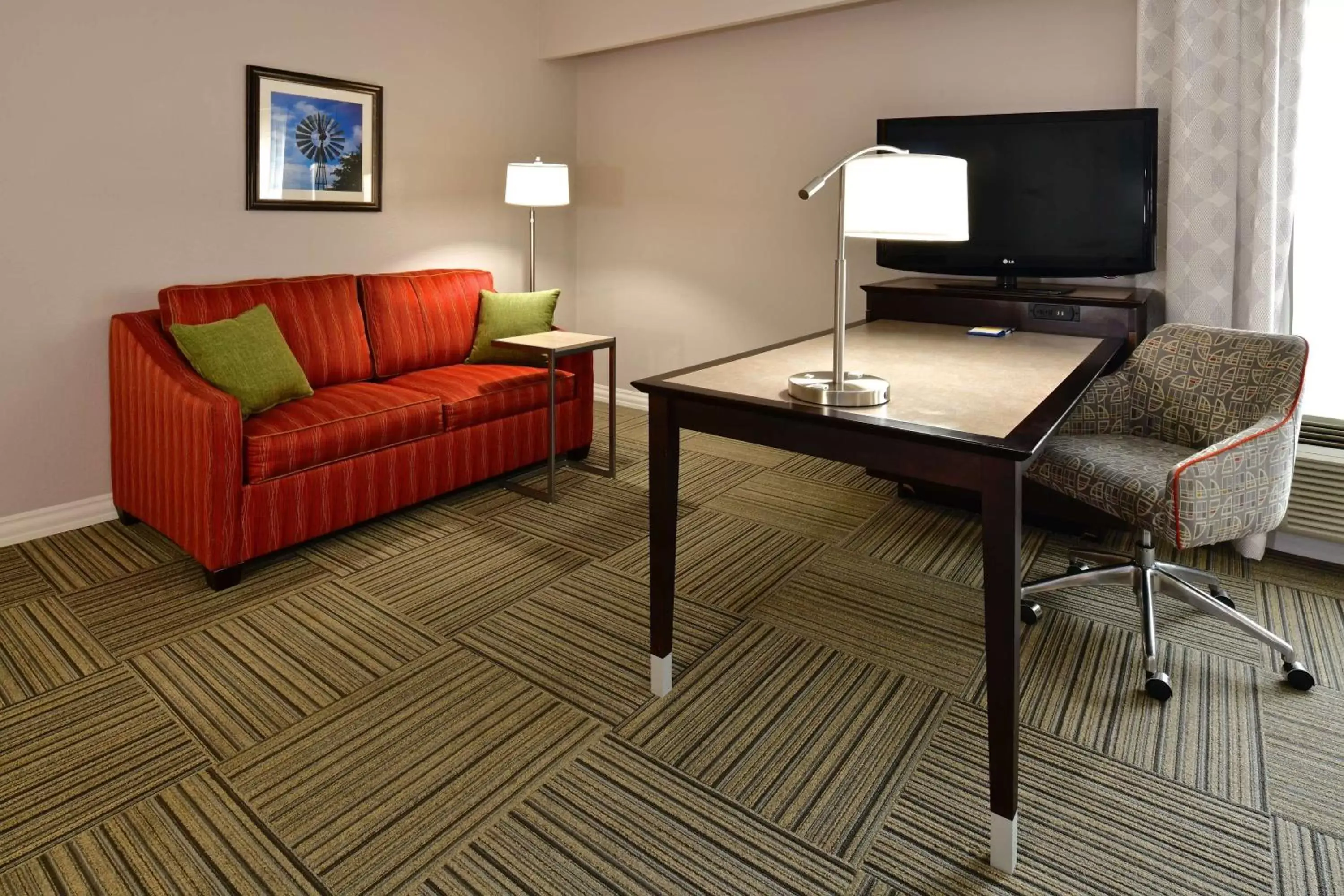 Bedroom, Seating Area in Hampton Inn & Suites Fredericksburg