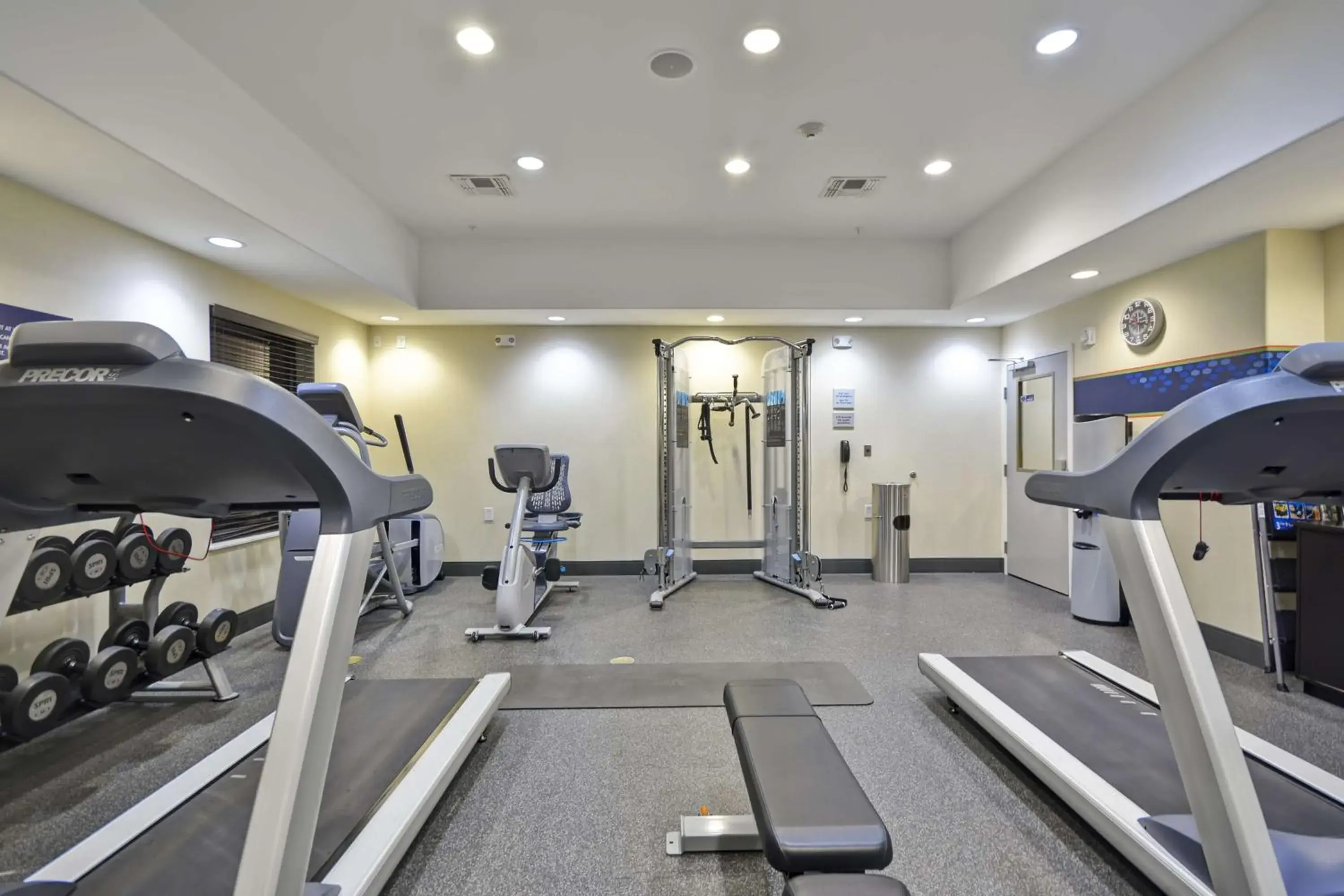 Fitness centre/facilities in Hampton Inn Kenedy Fitness centre/facilities in Hampton Inn Kenedy