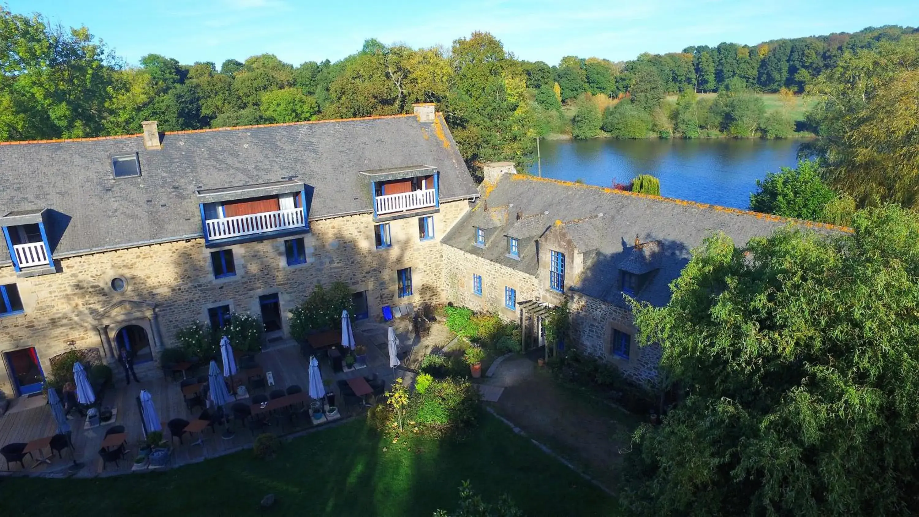 Day, Bird's-eye View in Le Manoir Des Portes