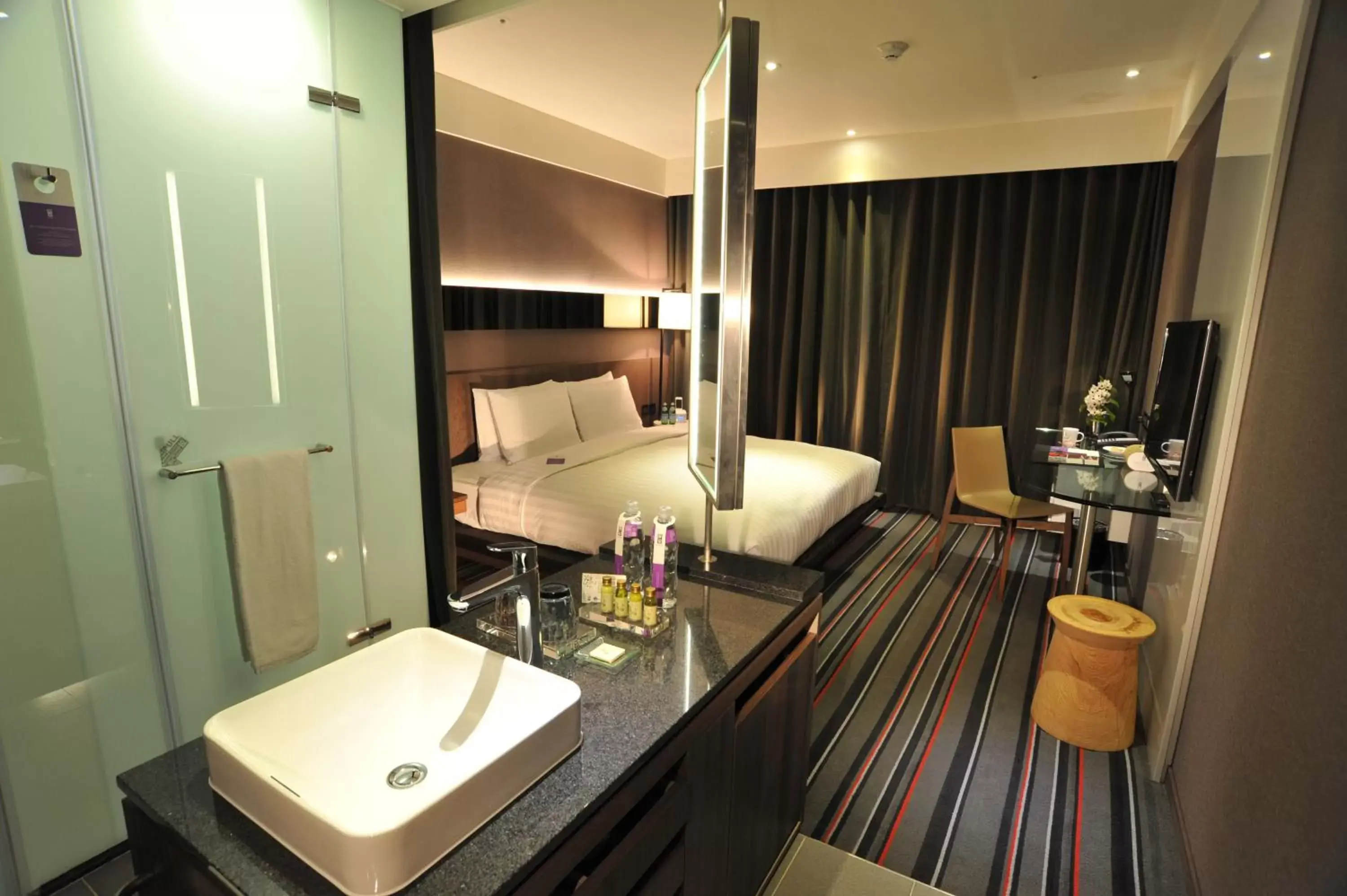 Bedroom, Bathroom in WESTGATE Hotel