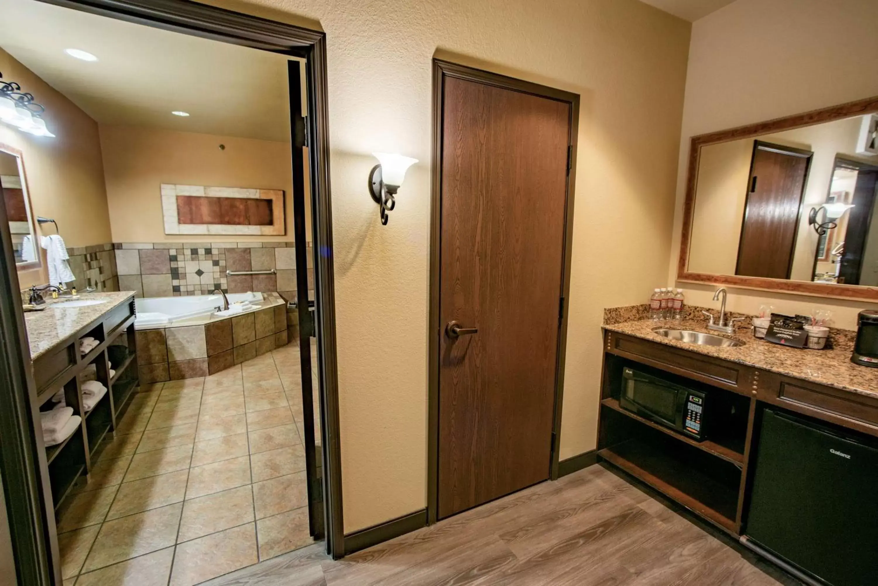 Bathroom in Best Western PLUS Cimarron Hotel & Suites