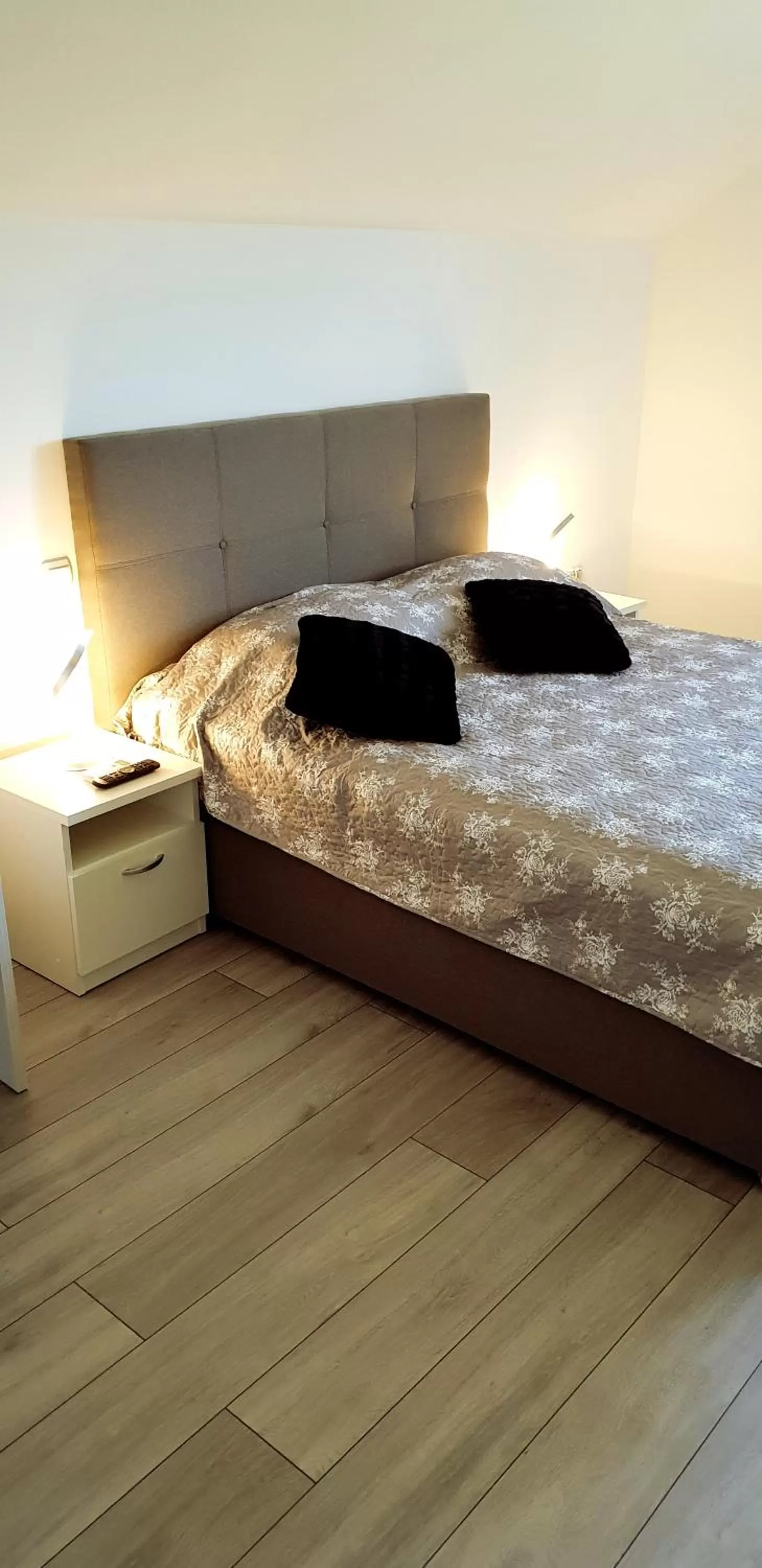 Bed in KE-TO Zagreb Airport Rooms