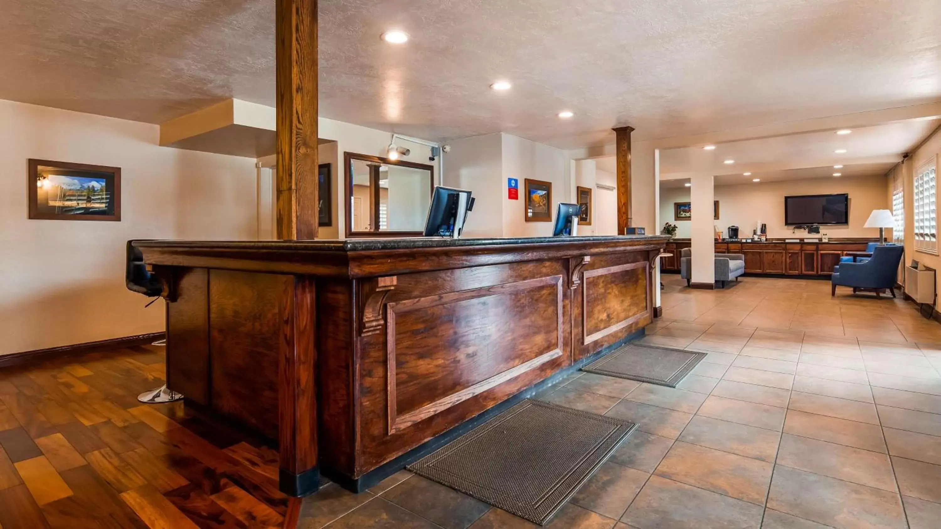 Lobby or reception, Lobby/Reception in SureStay Plus Hotel by Best Western Susanville
