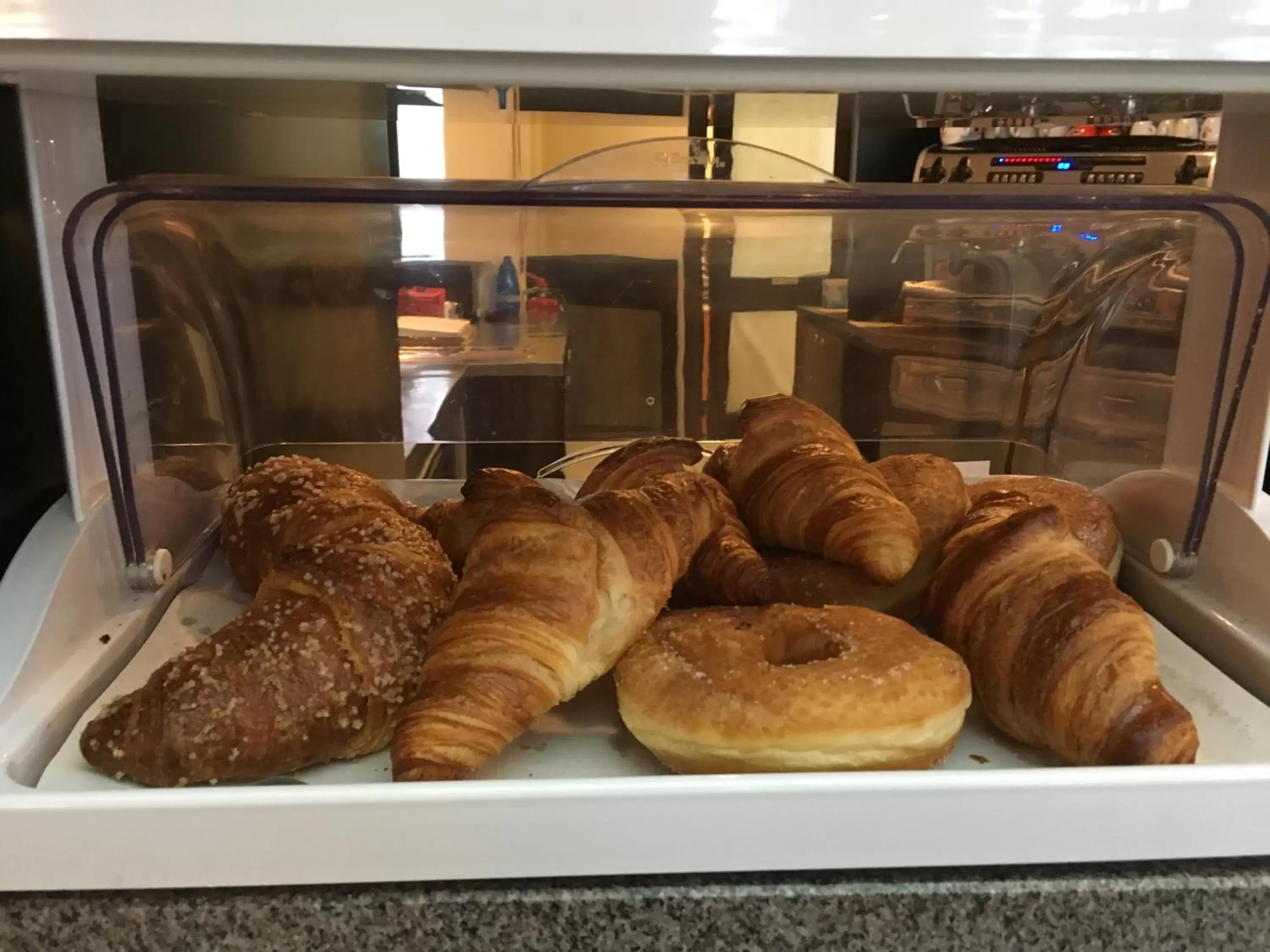 Breakfast in Airport Hotel Malpensa