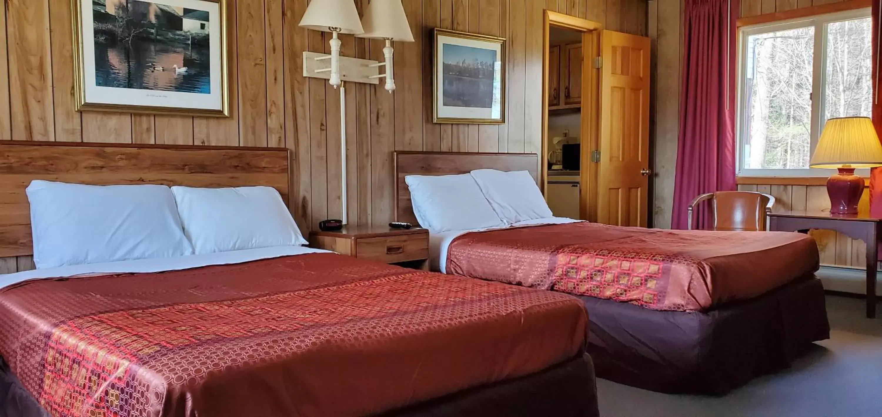 Bed in Red Ranch Inn