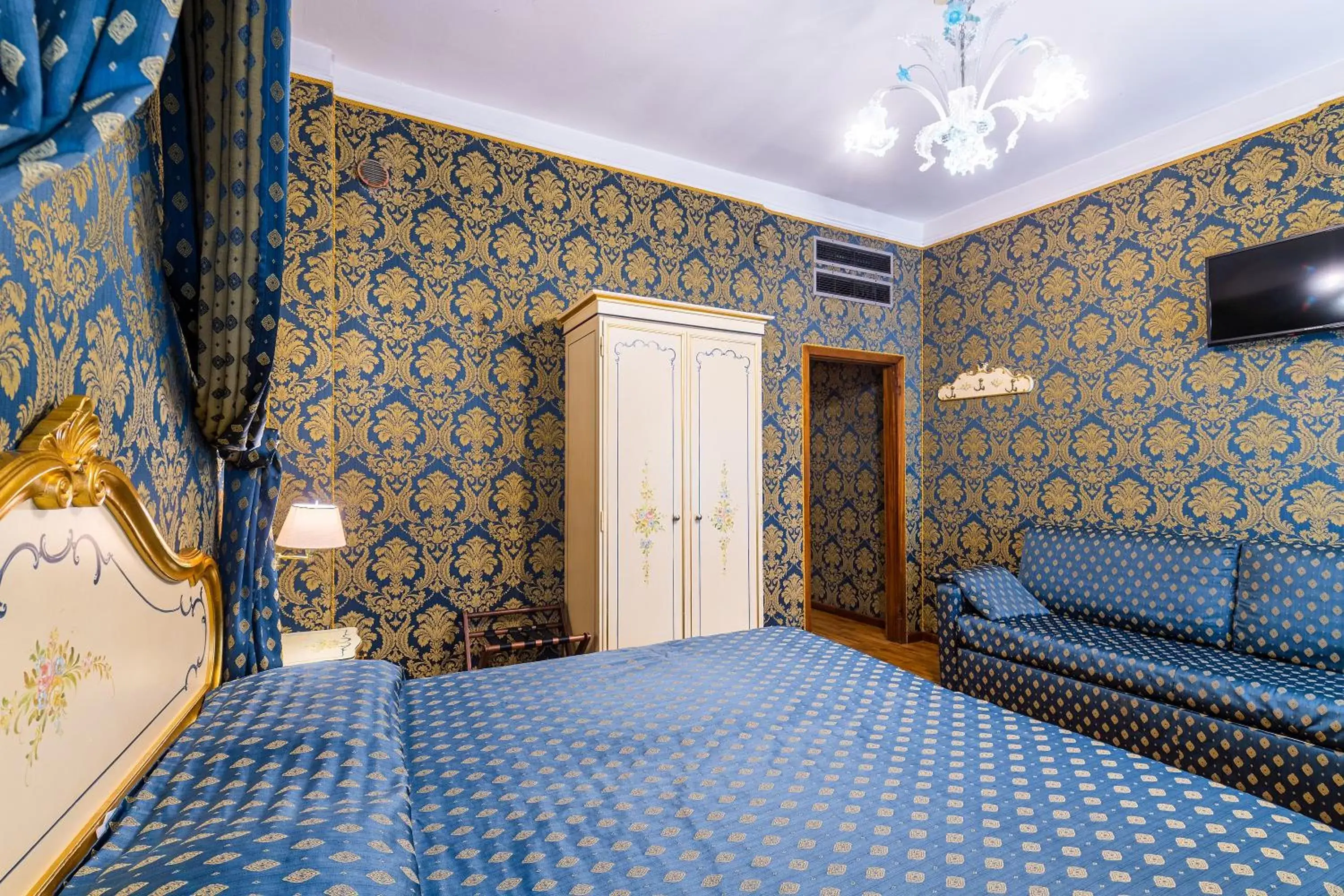 Photo of the whole room, Bed in Al Gazzettino