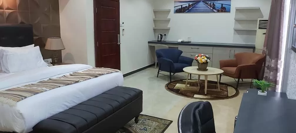 Bed in Lantana Hotel