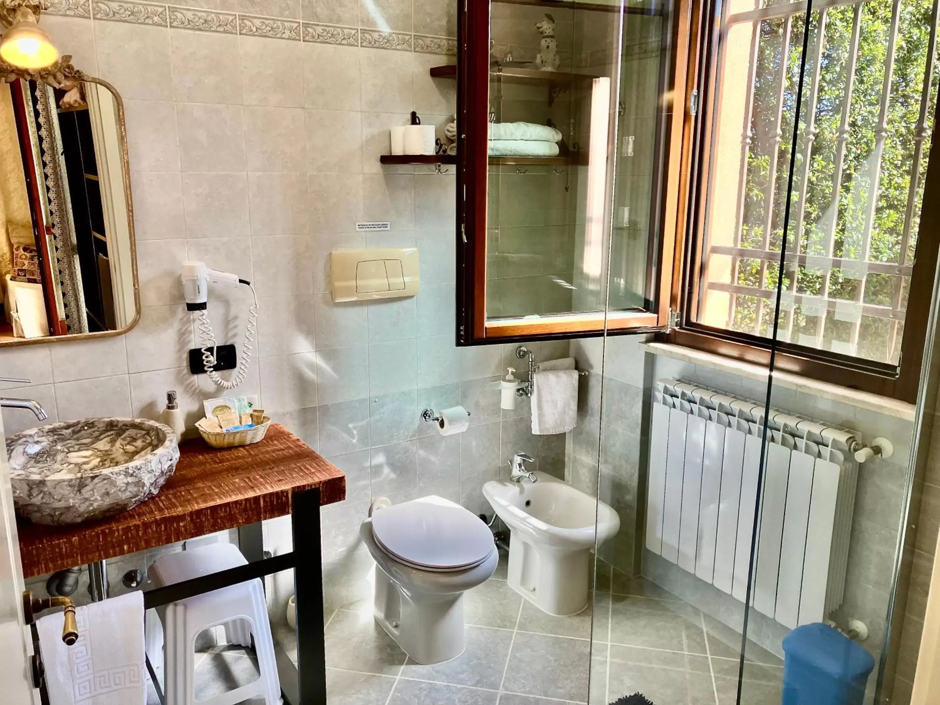 Toilet, Bathroom in B&B Desenzano Paradise