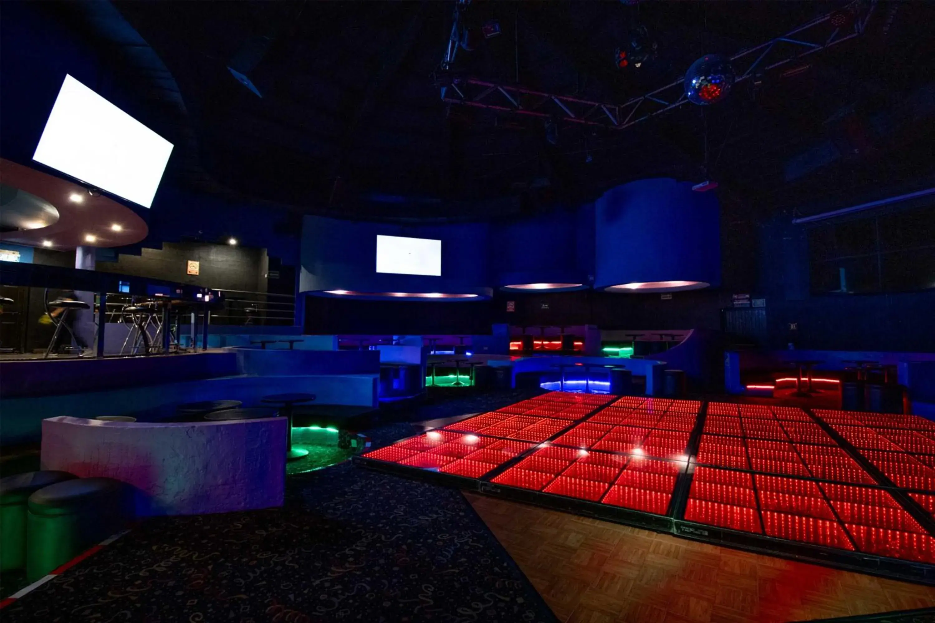 Nightclub / DJ in Araiza Palmira Hotel y Centro de Convenciones