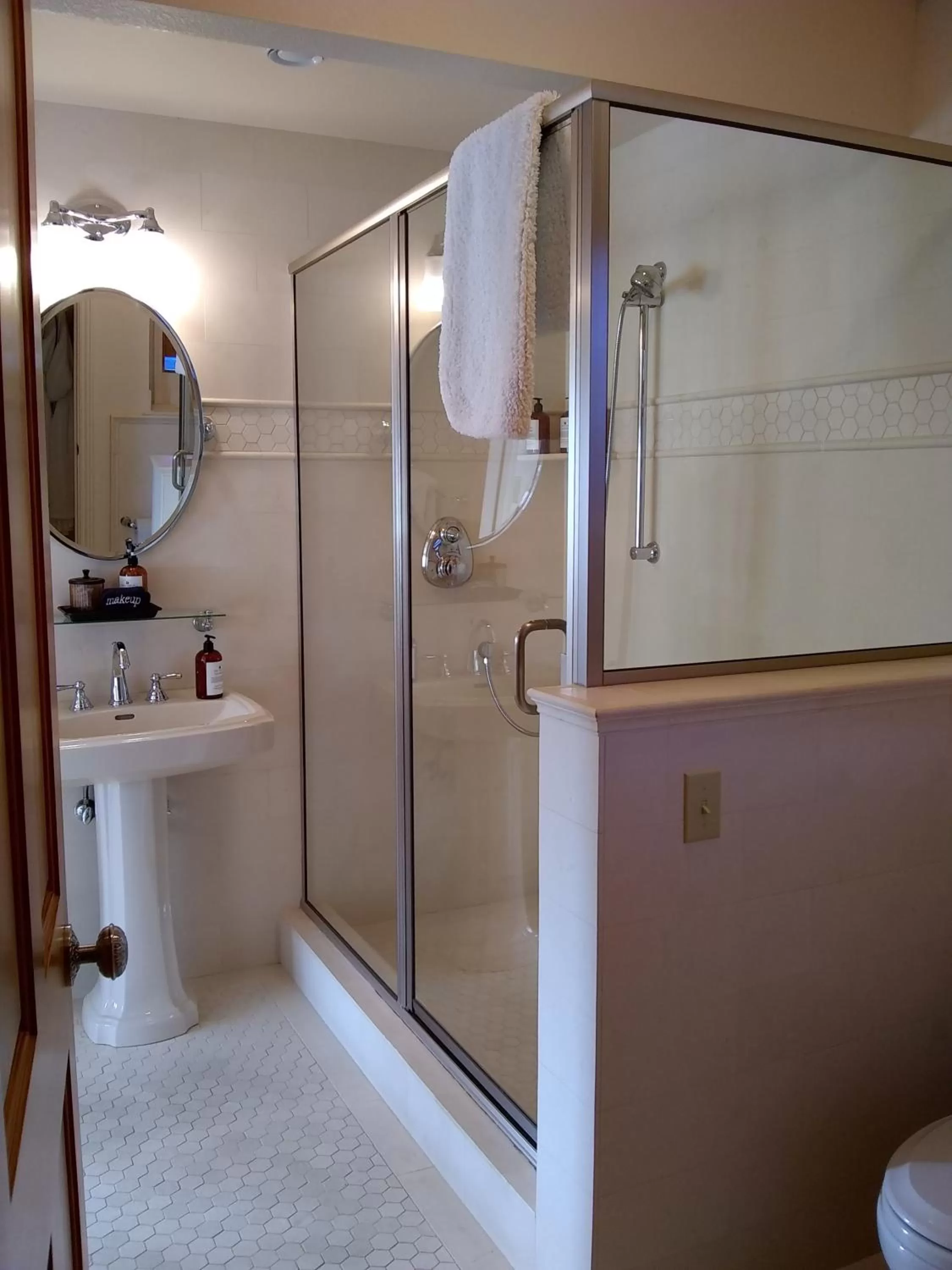 Shower in Noyo Harbor Inn